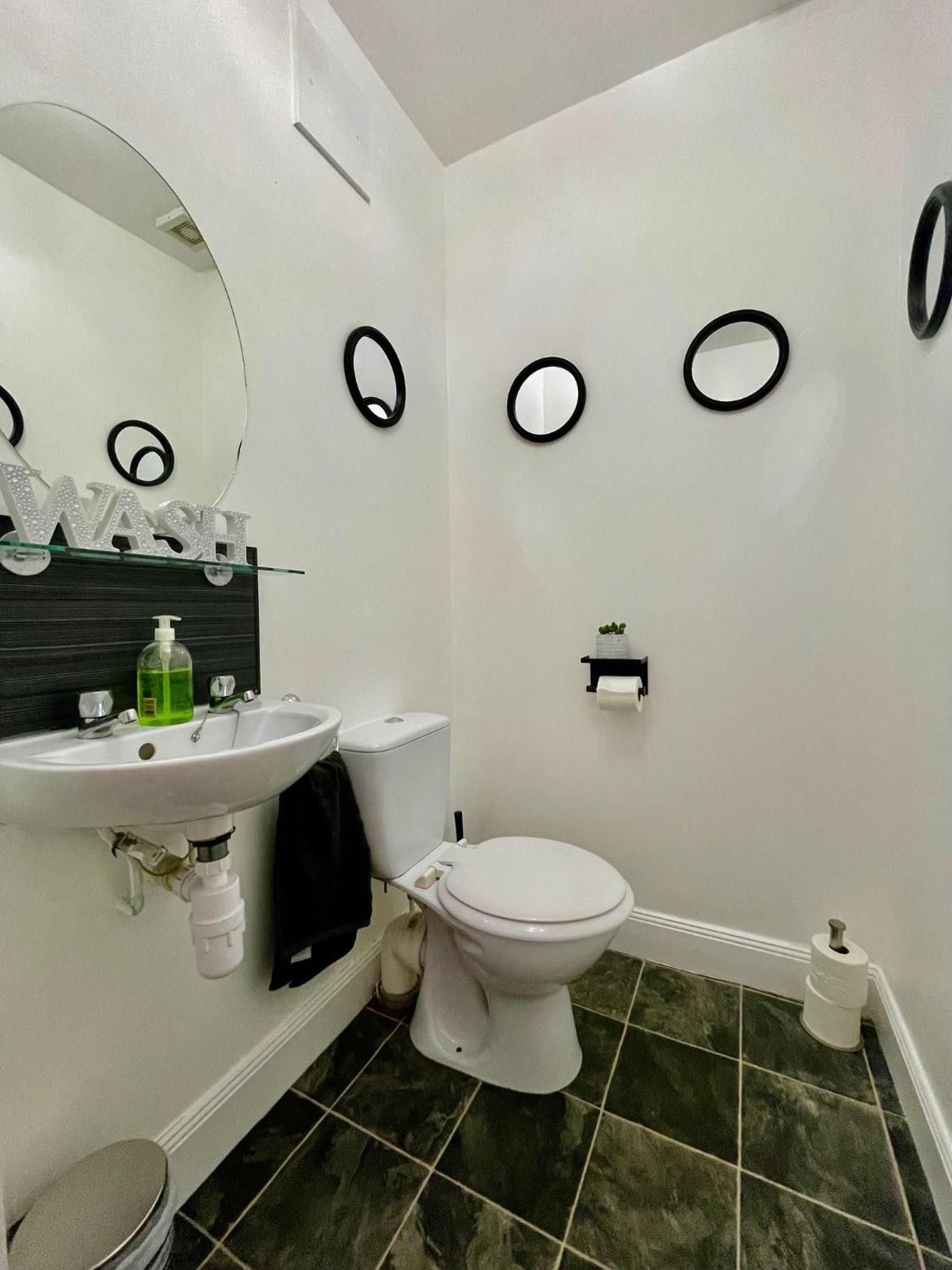 Twin Room with Shower photo 3