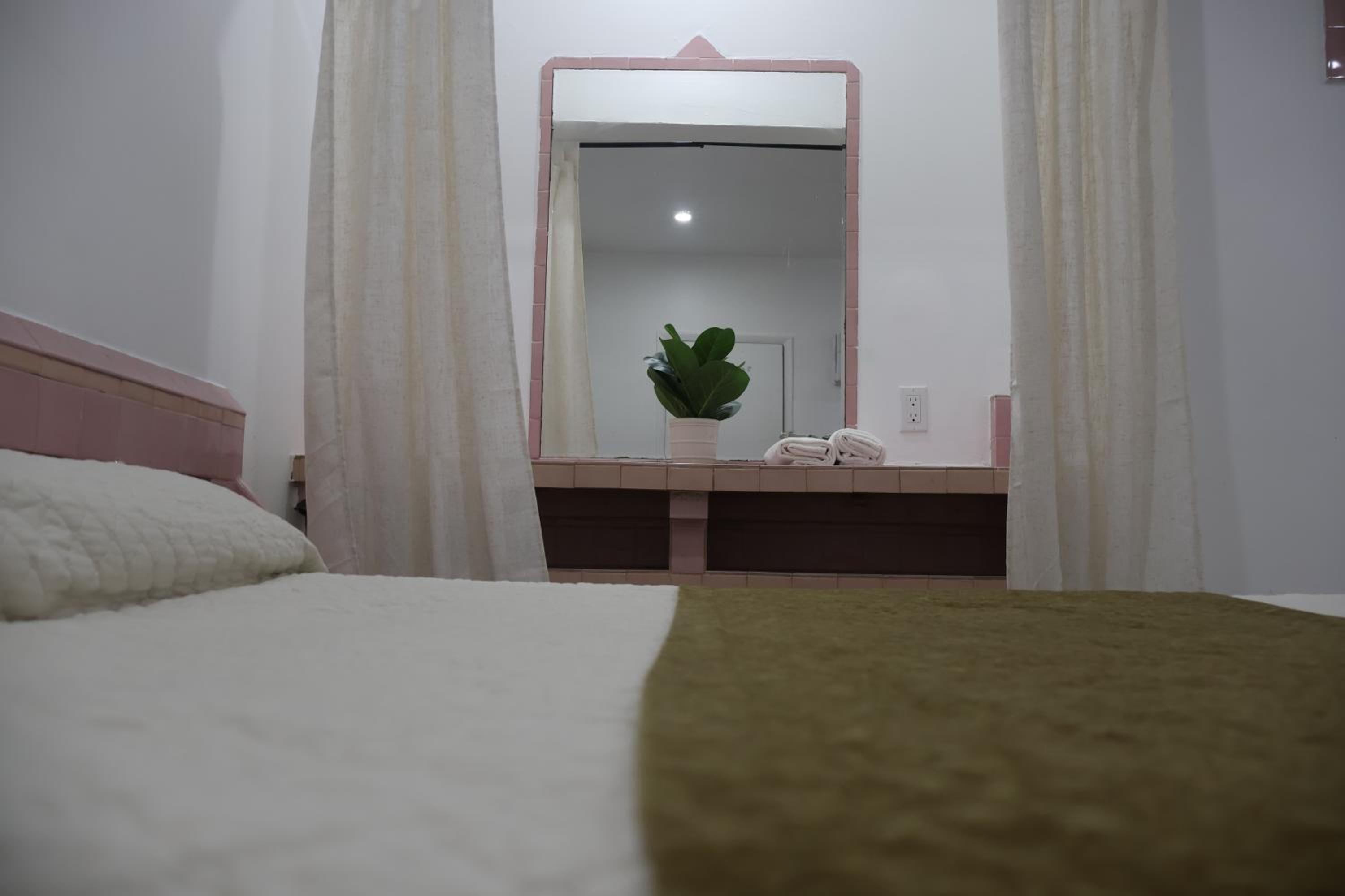 Standard Queen Room photo 3