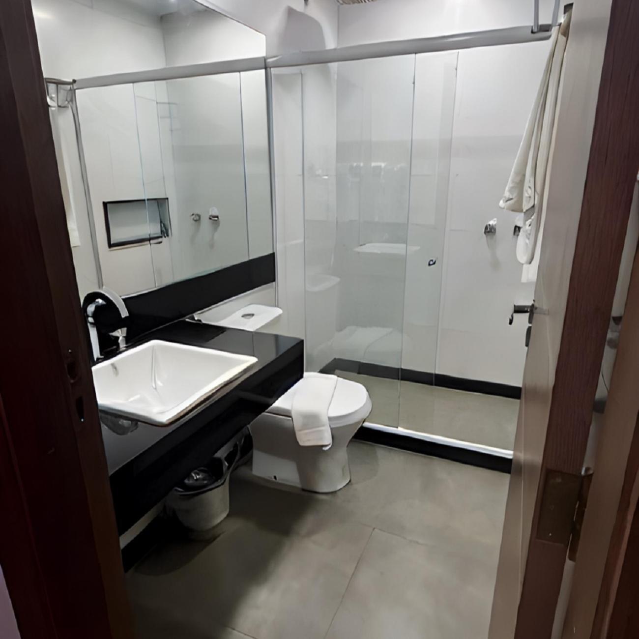 Luxury Double Room with Double Bed - Photo 10
