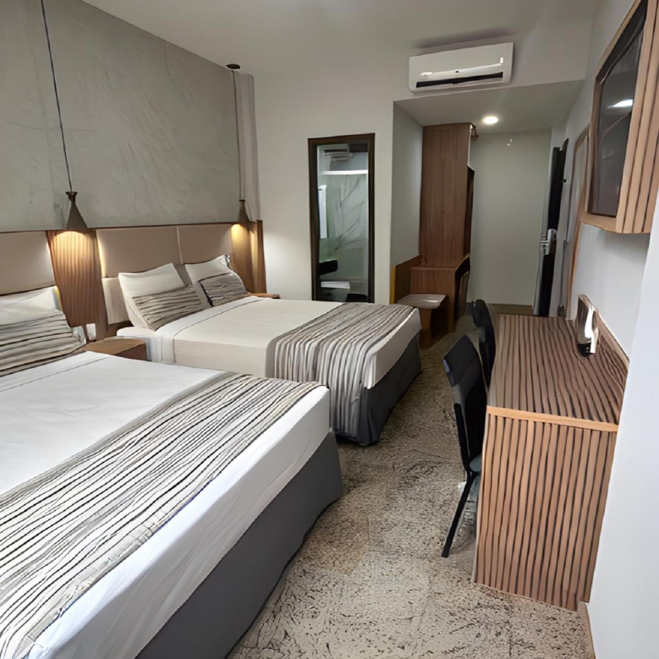 Deluxe Quadruple Room - Photo 8