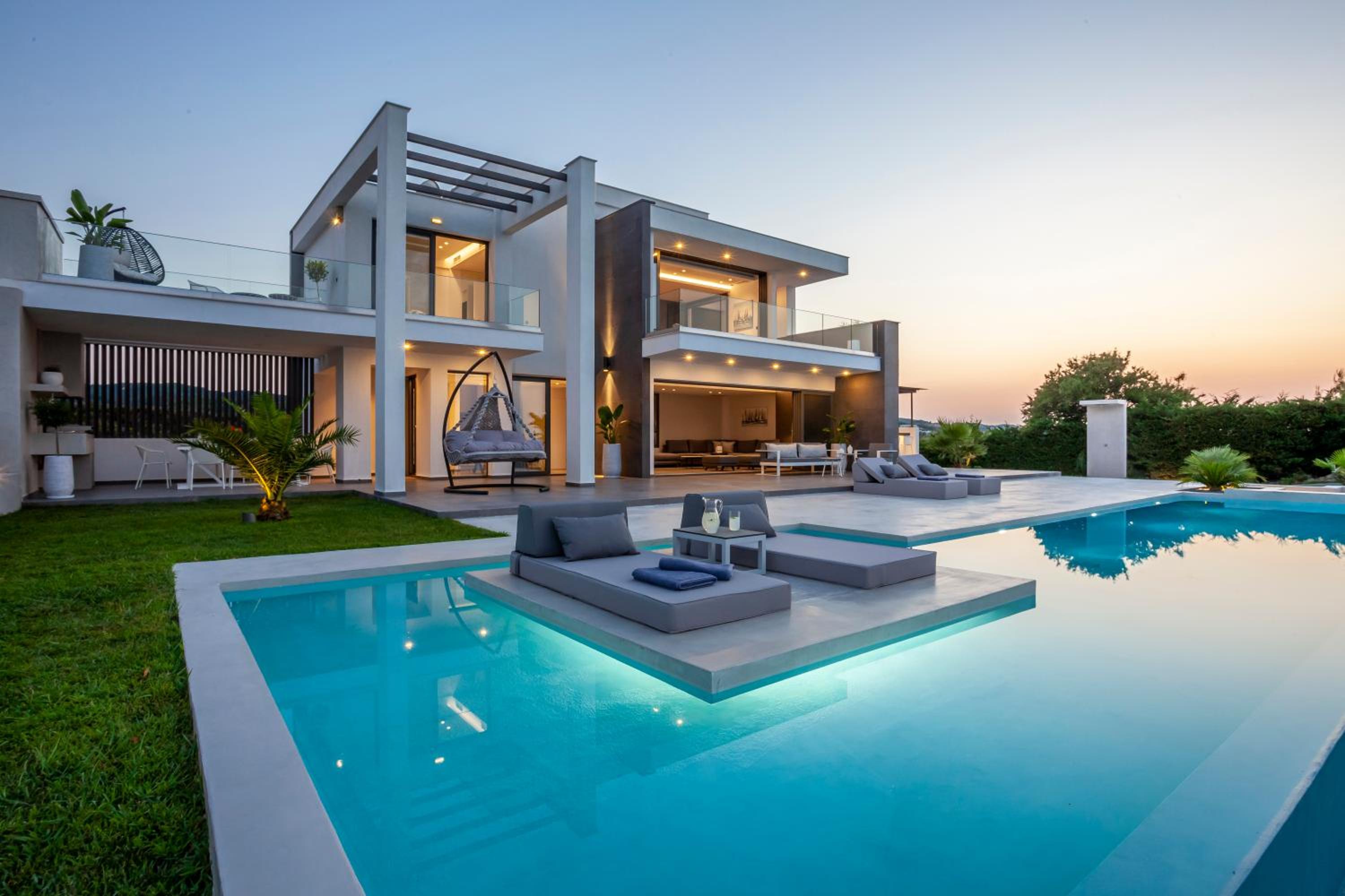 Antonio Villa photo 2