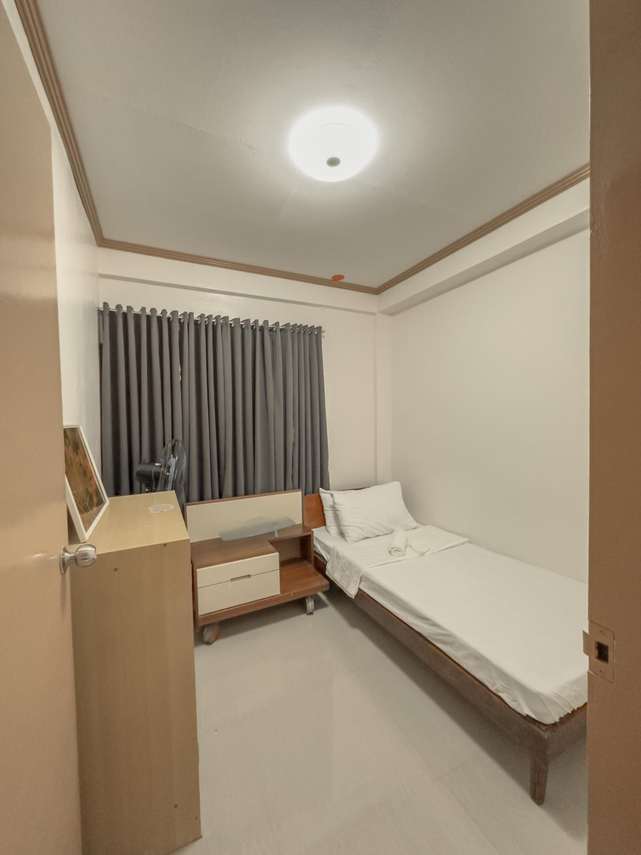 Three-Bedroom House photo 3