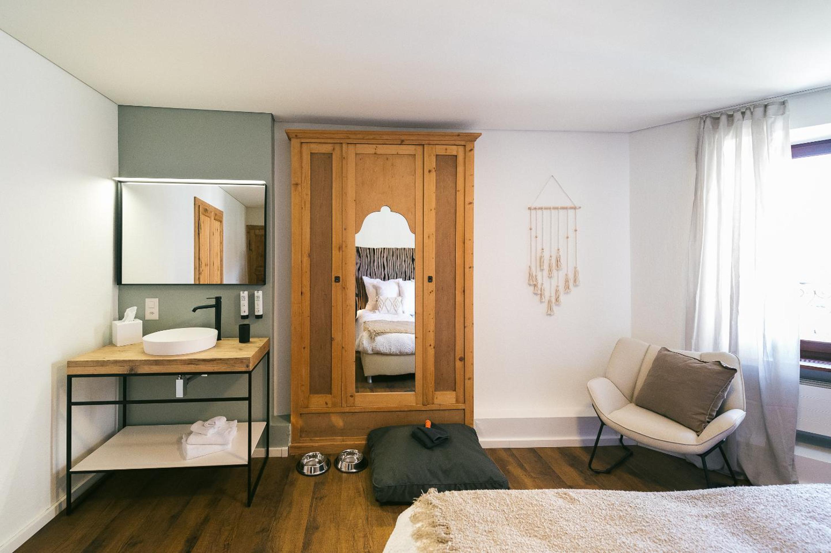 Twin Room With Private External Bathroom