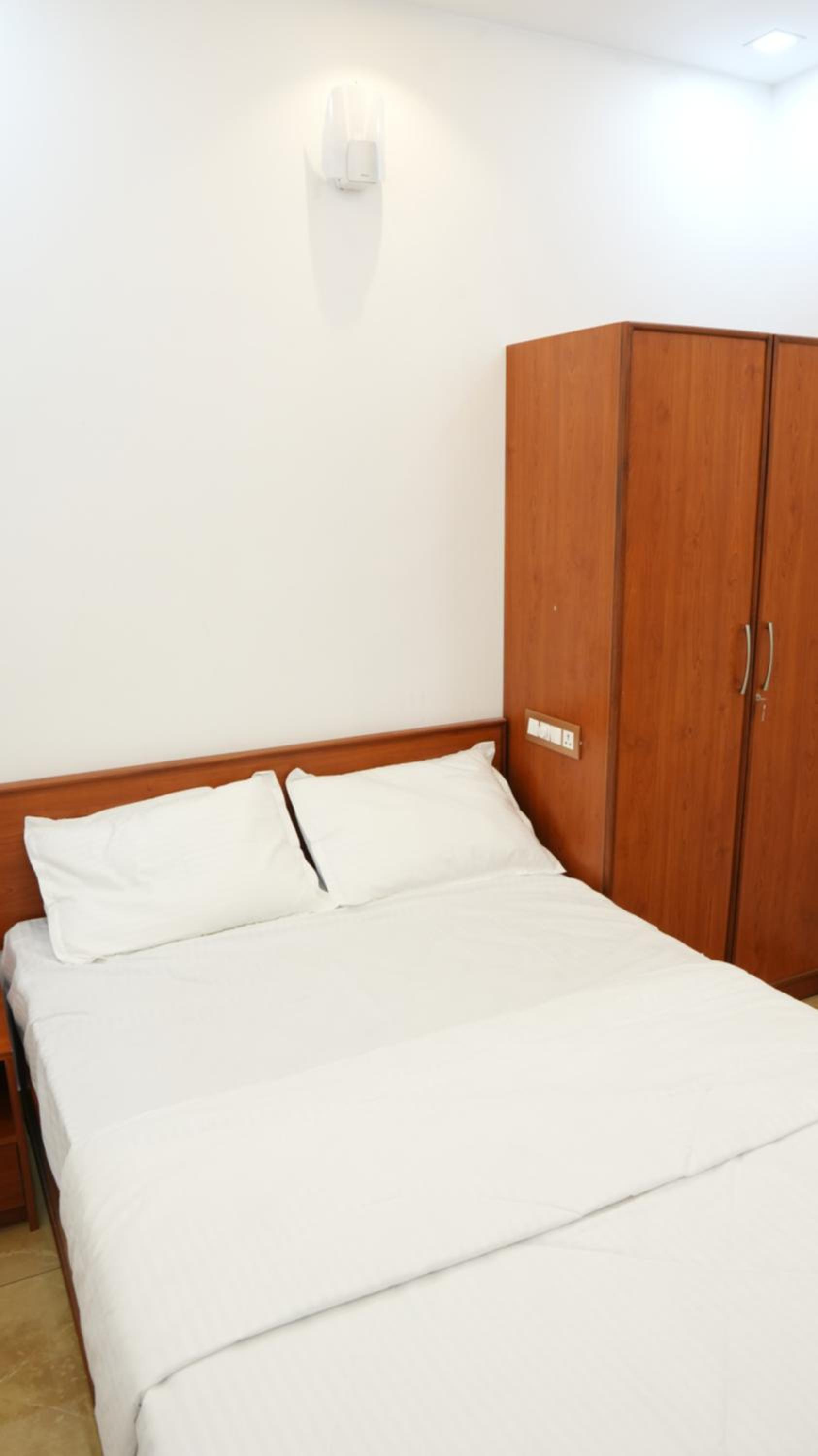 Deluxe Double Room (2 Adults + 1 Child)