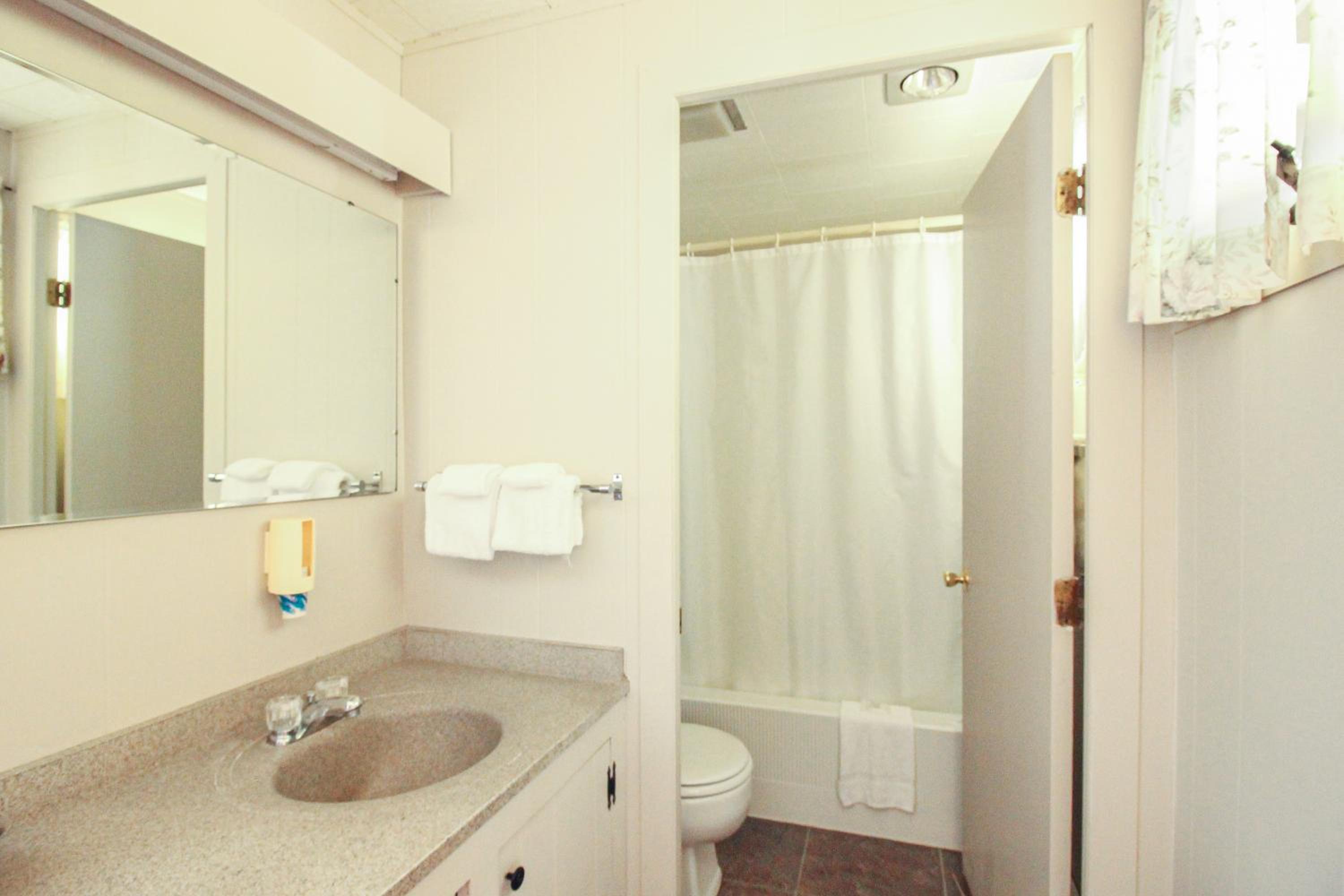 Deluxe King Room photo 2