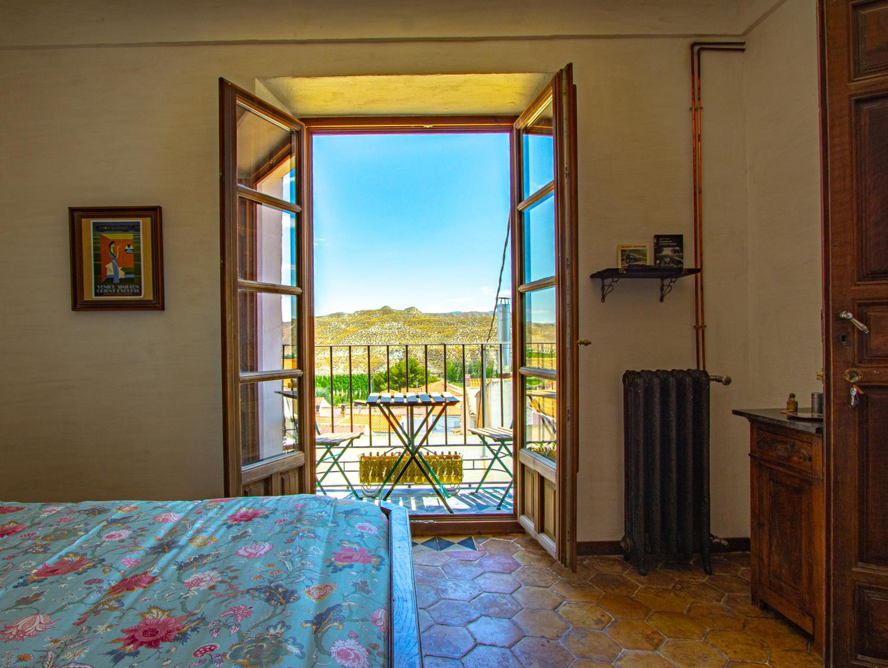 Double Room with Private External Bathroom photo 2