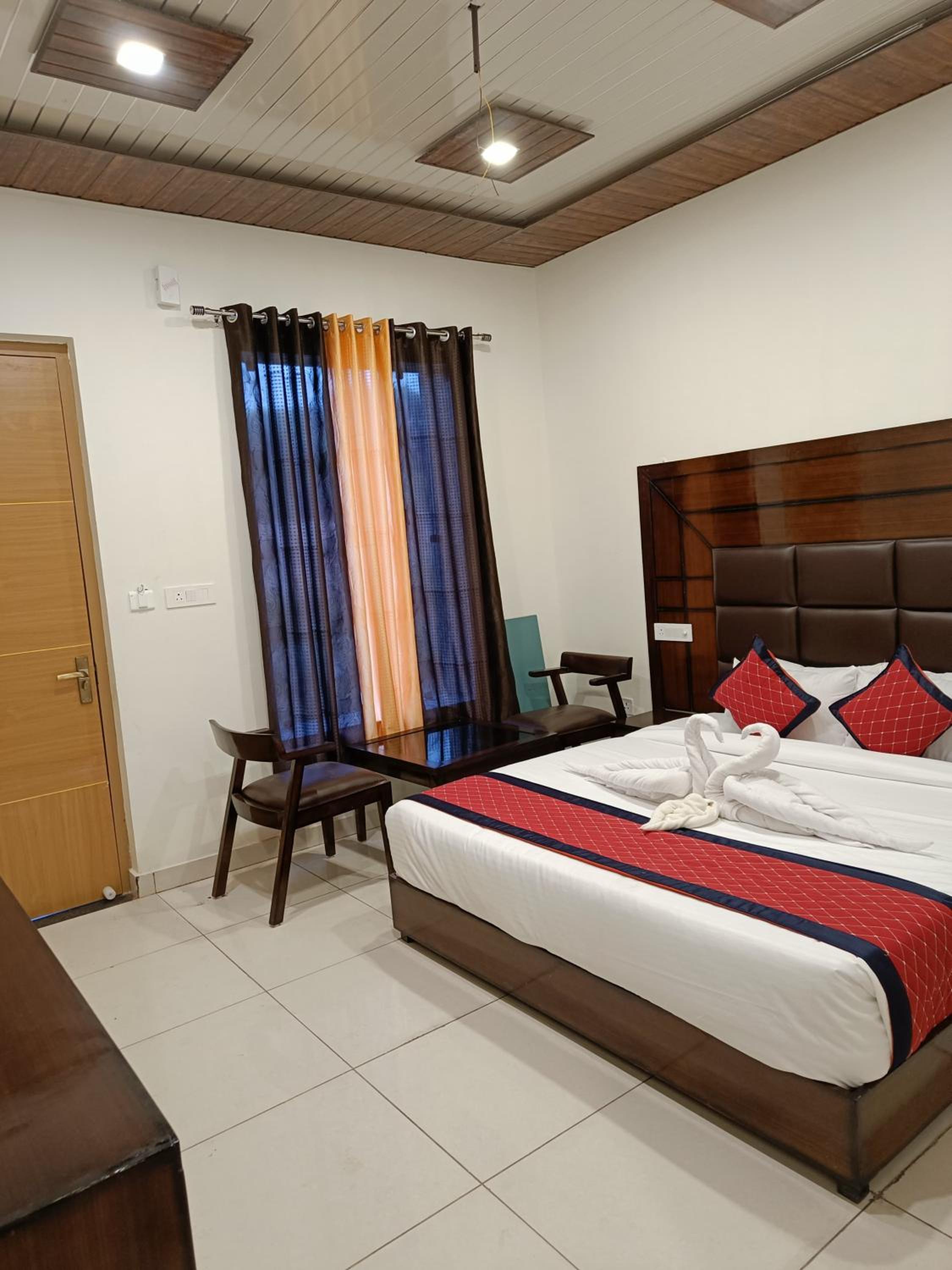 Deluxe Double Room With Balcony photo 3