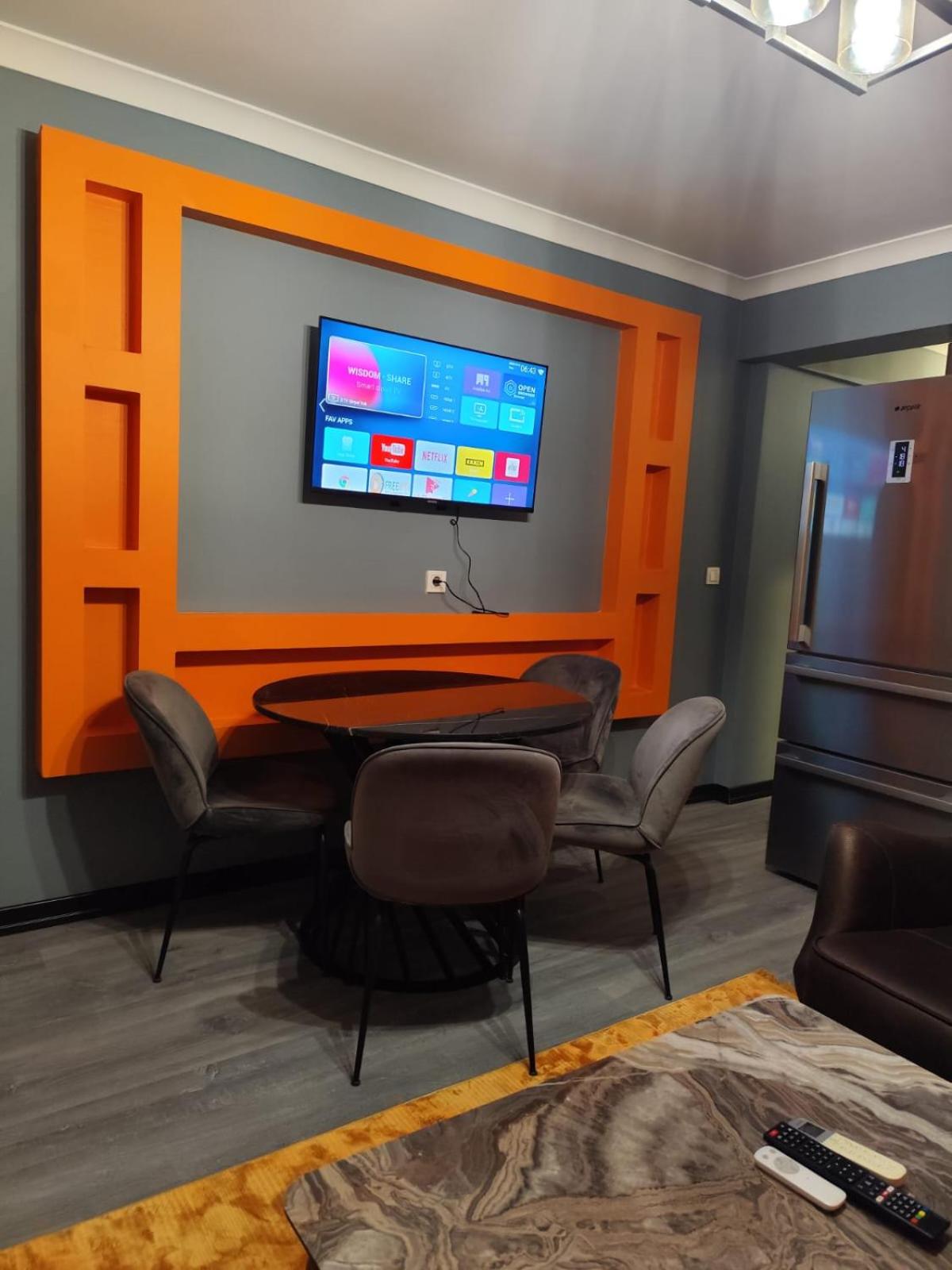 Deluxe Apartment photo 2