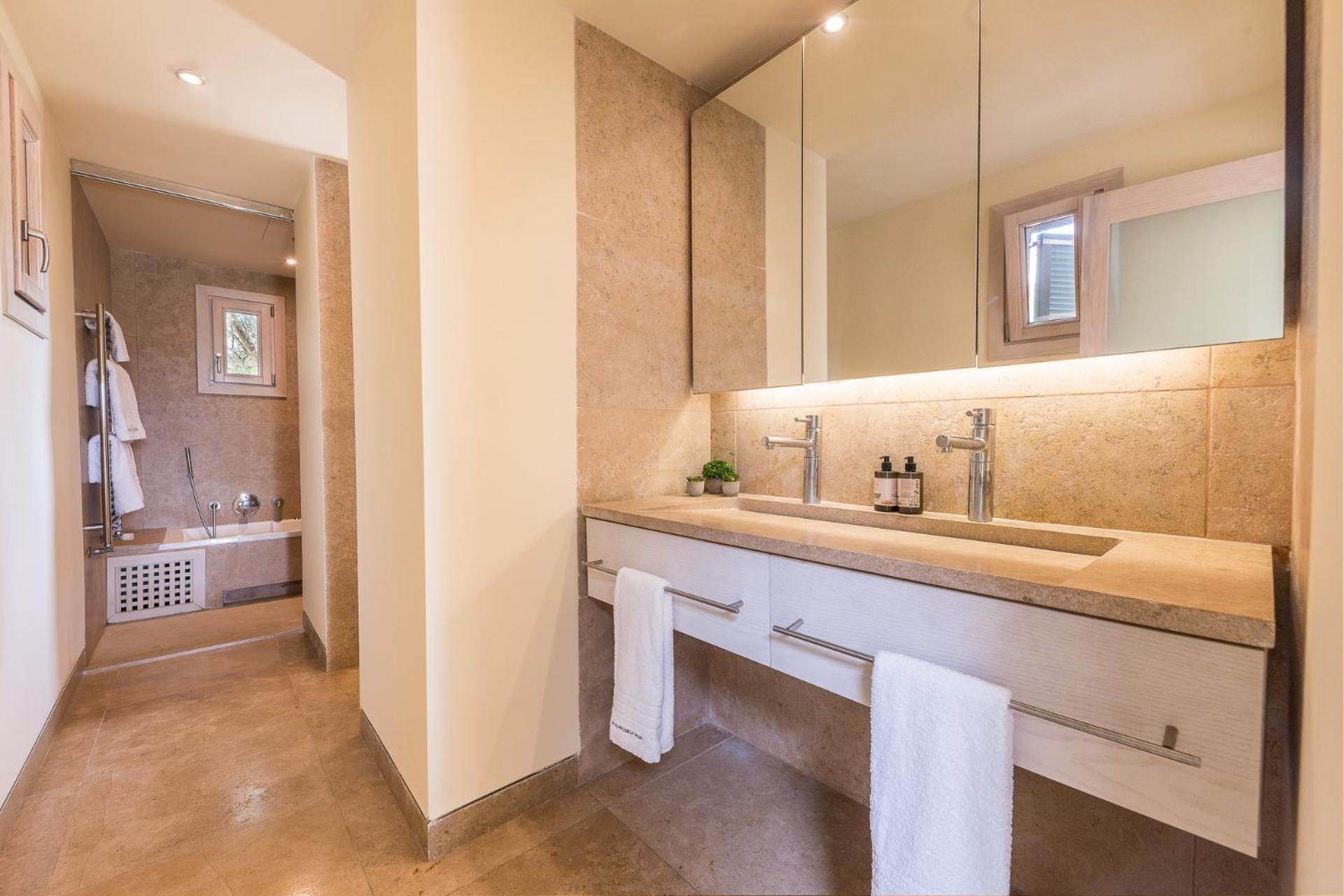 Deluxe Twin Room with Terrace photo 2