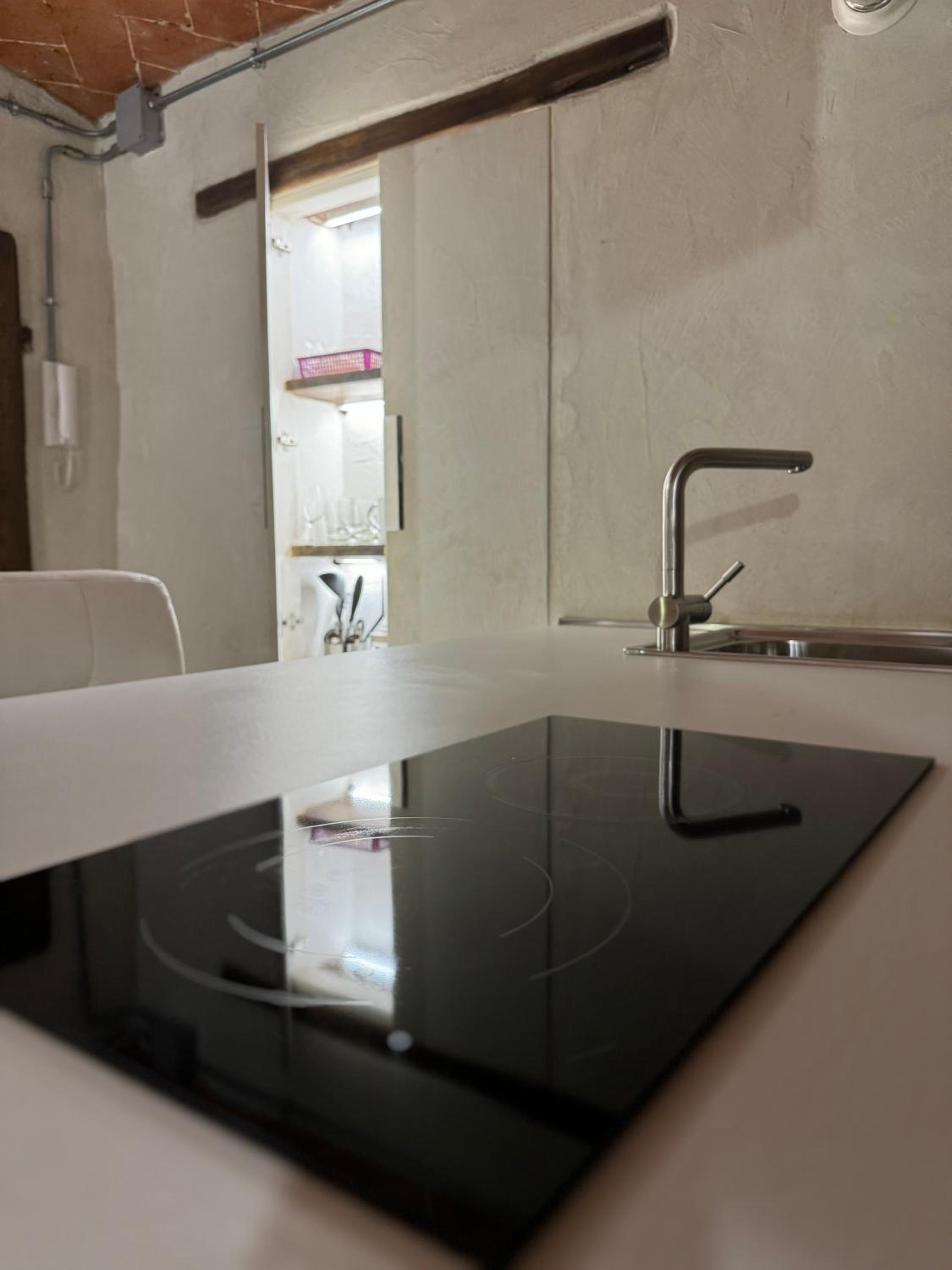 Studio Apartment - Photo 11