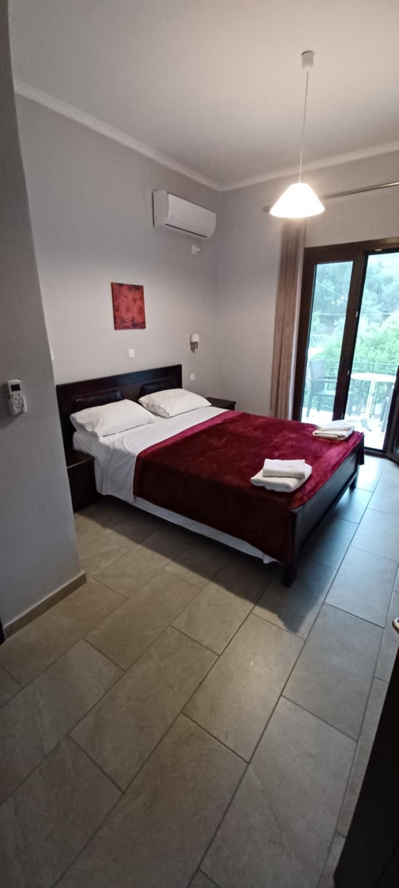 Deluxe Double Room with Balcony - Photo 15