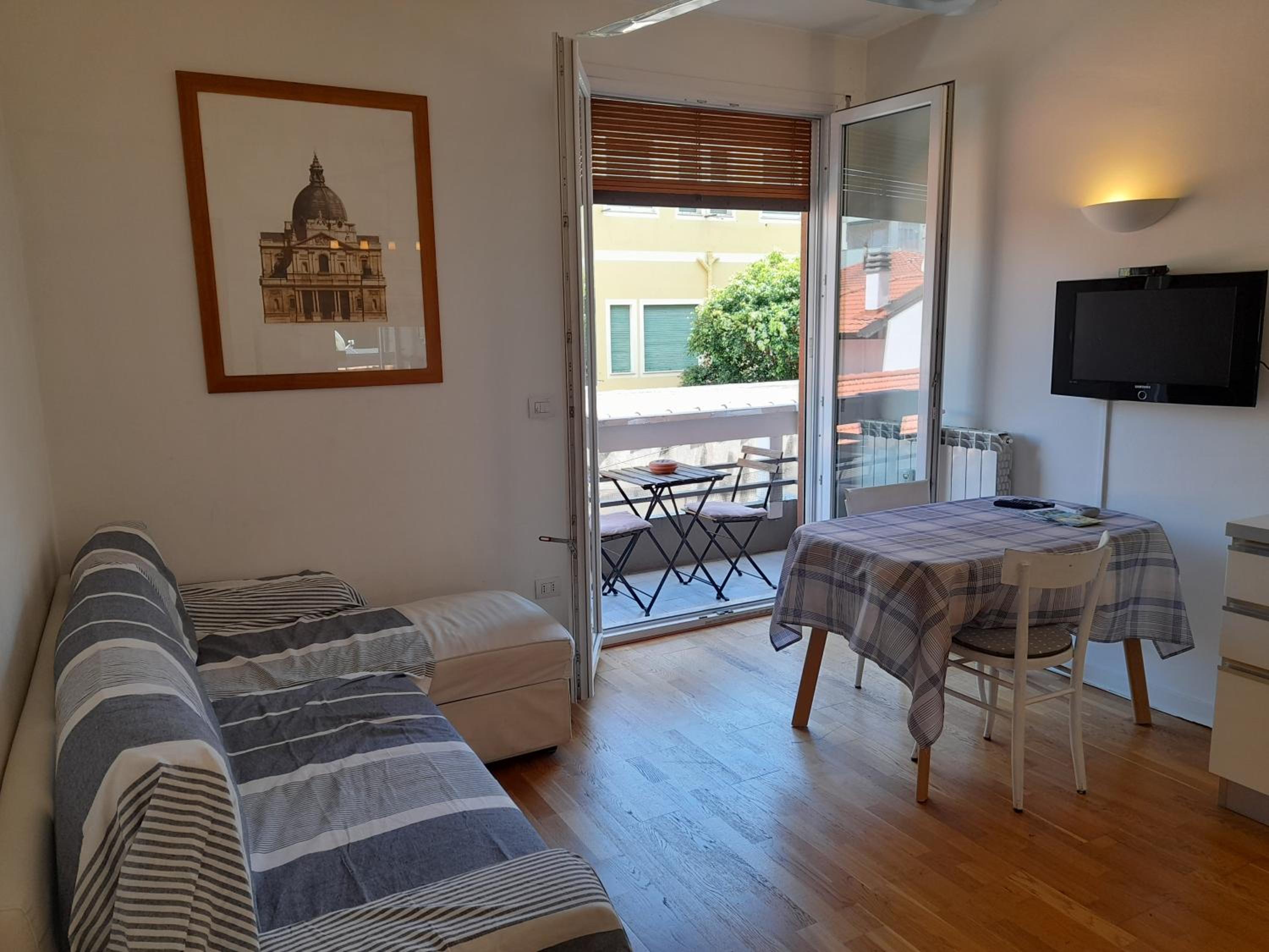 One-Bedroom Apartment