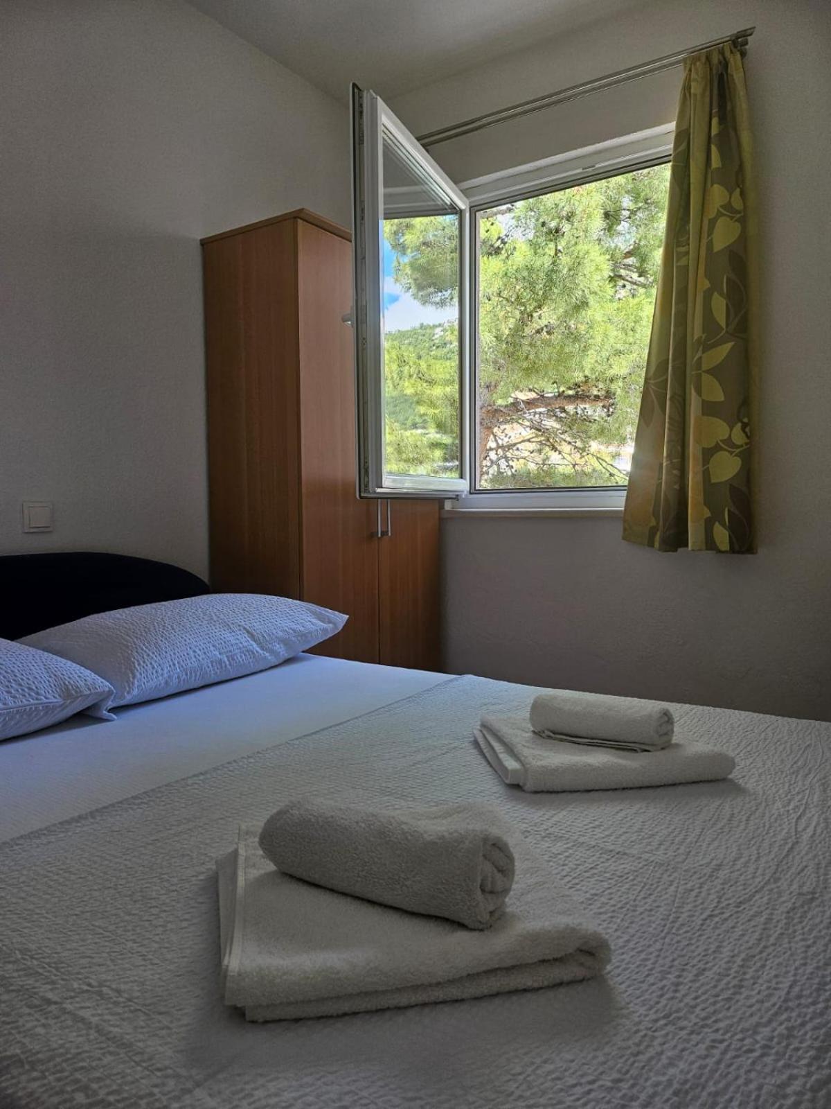 One-Bedroom Apartment with Balcony photo 3