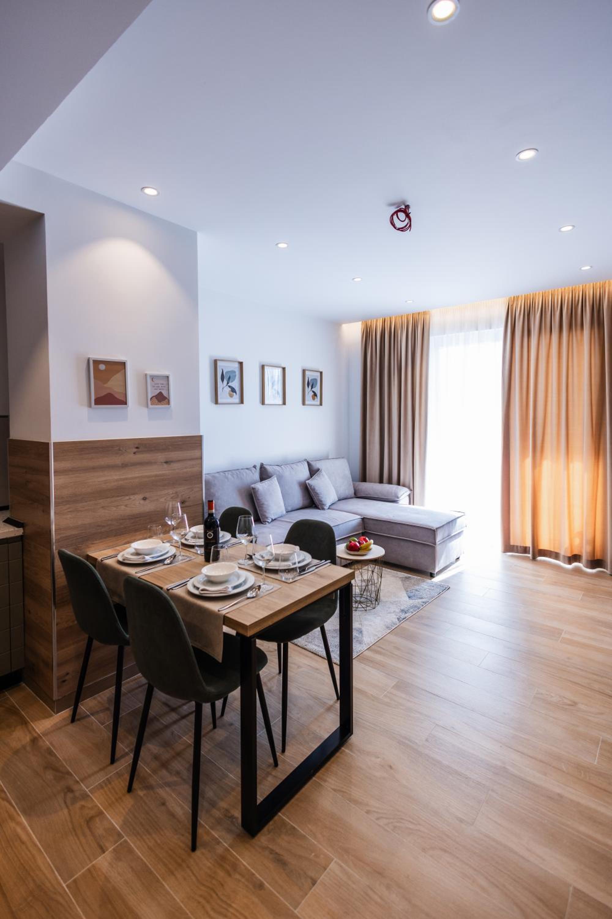 One-Bedroom Apartment