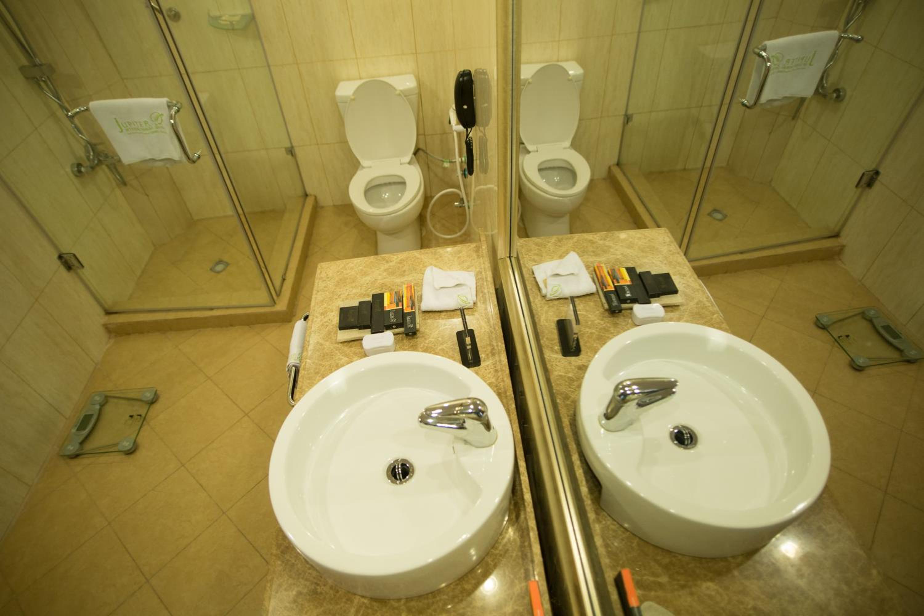 Deluxe Room - Photo 5