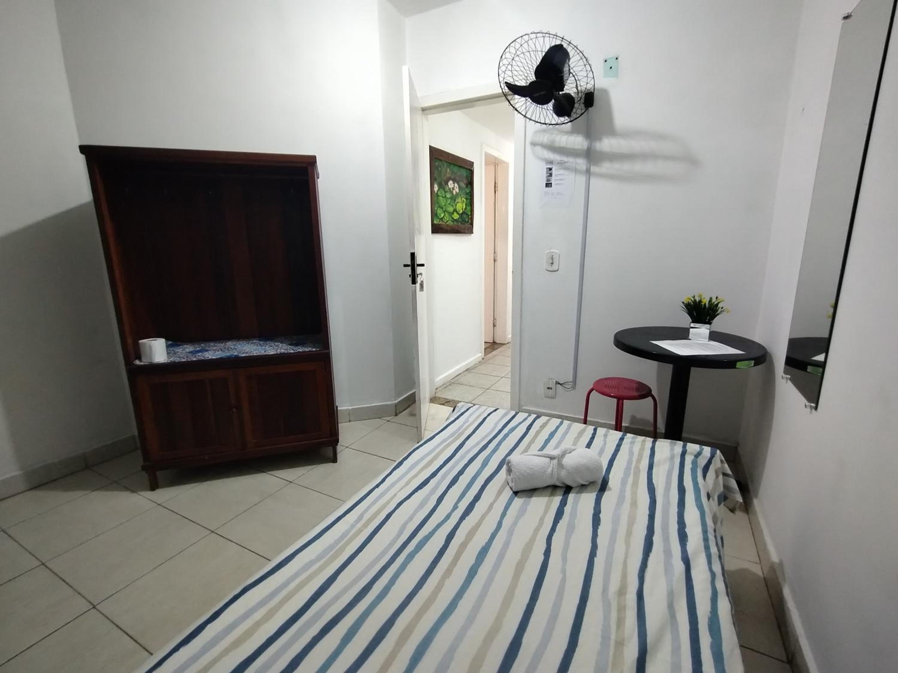 Single Room With Shared Bathroom photo 3