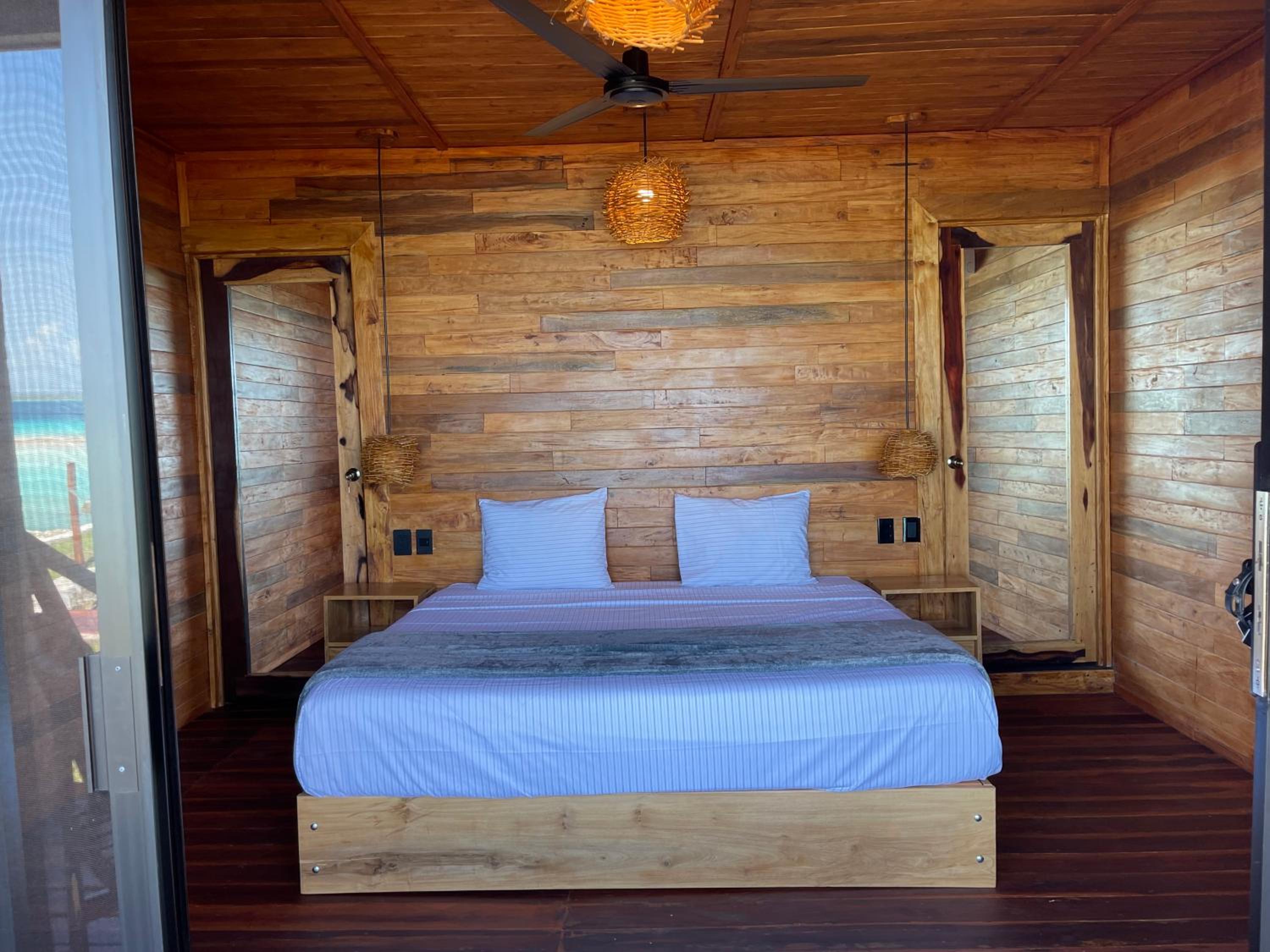 Bungalow - Water Front