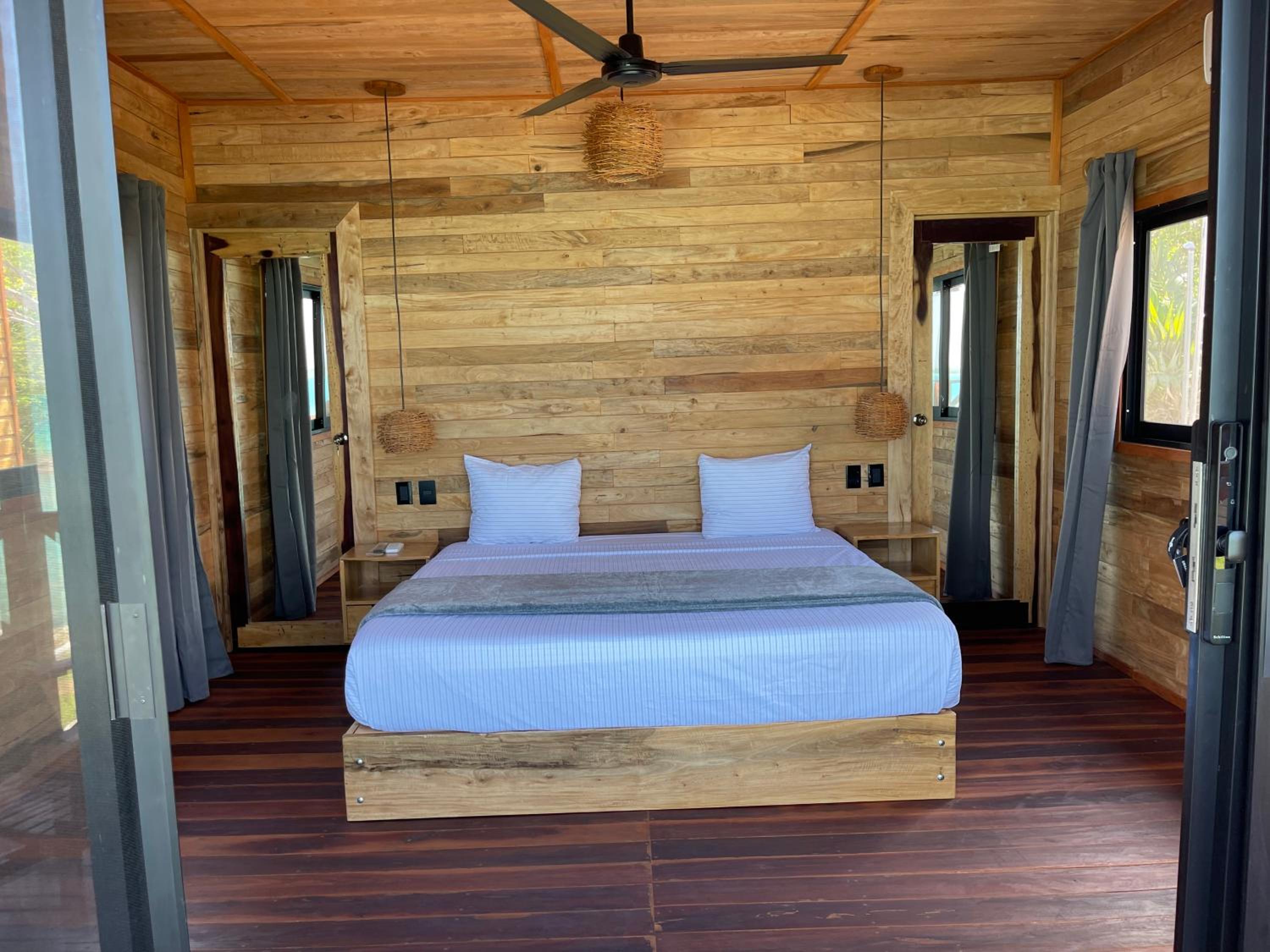 Bungalow - Water Front