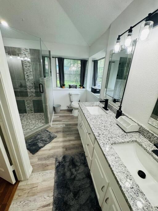 Three-Bedroom House photo 2