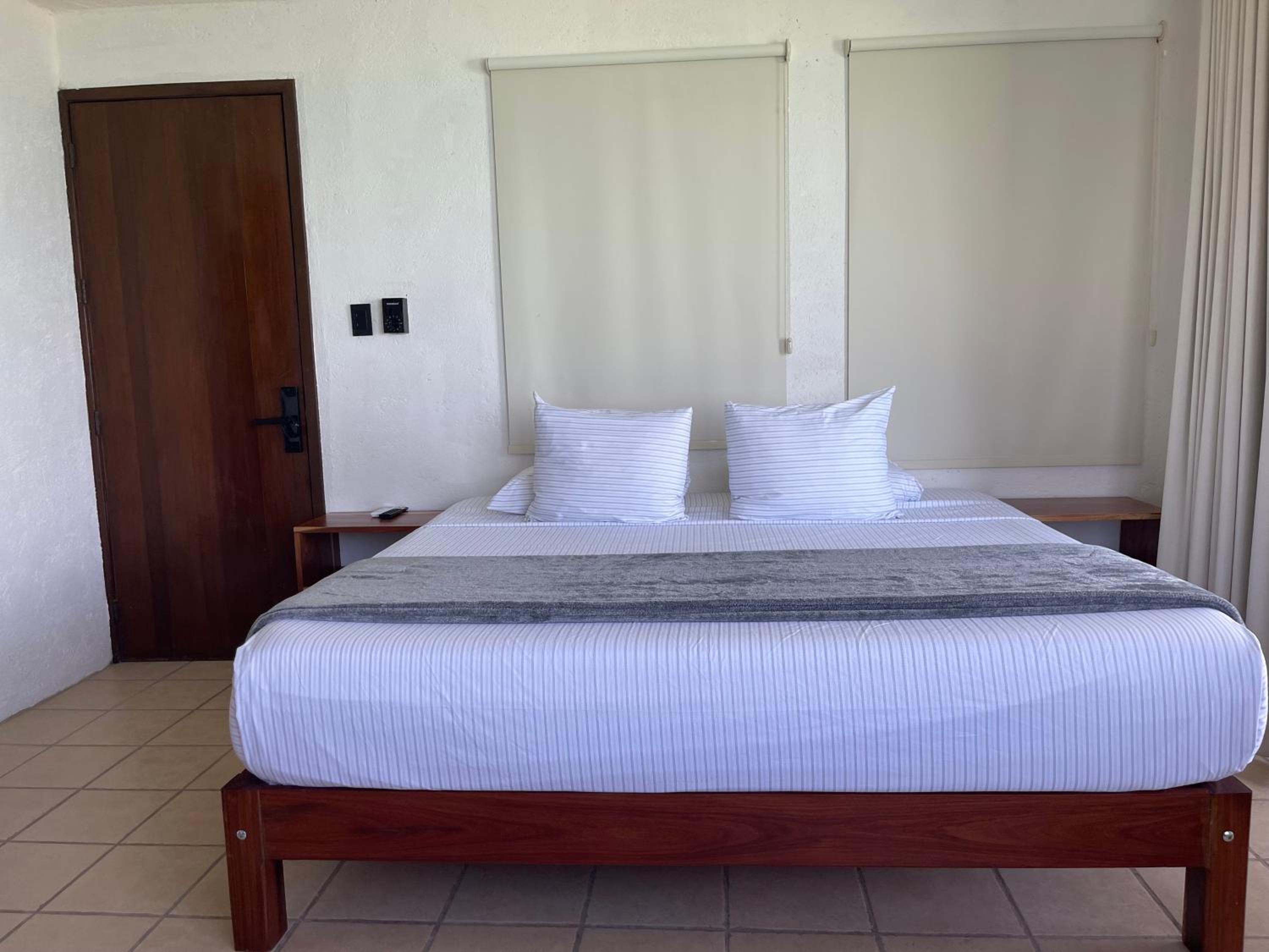 Suite with Lake View
