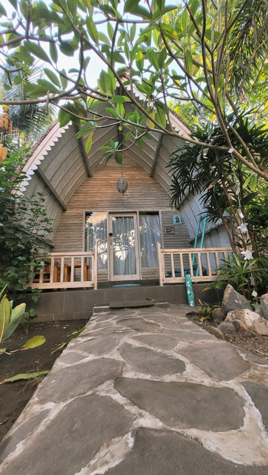 Bungalow with Garden View photo 2
