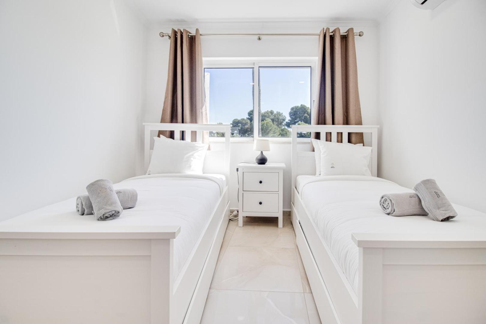 Two-Bedroom Apartment with Pool View photo 1
