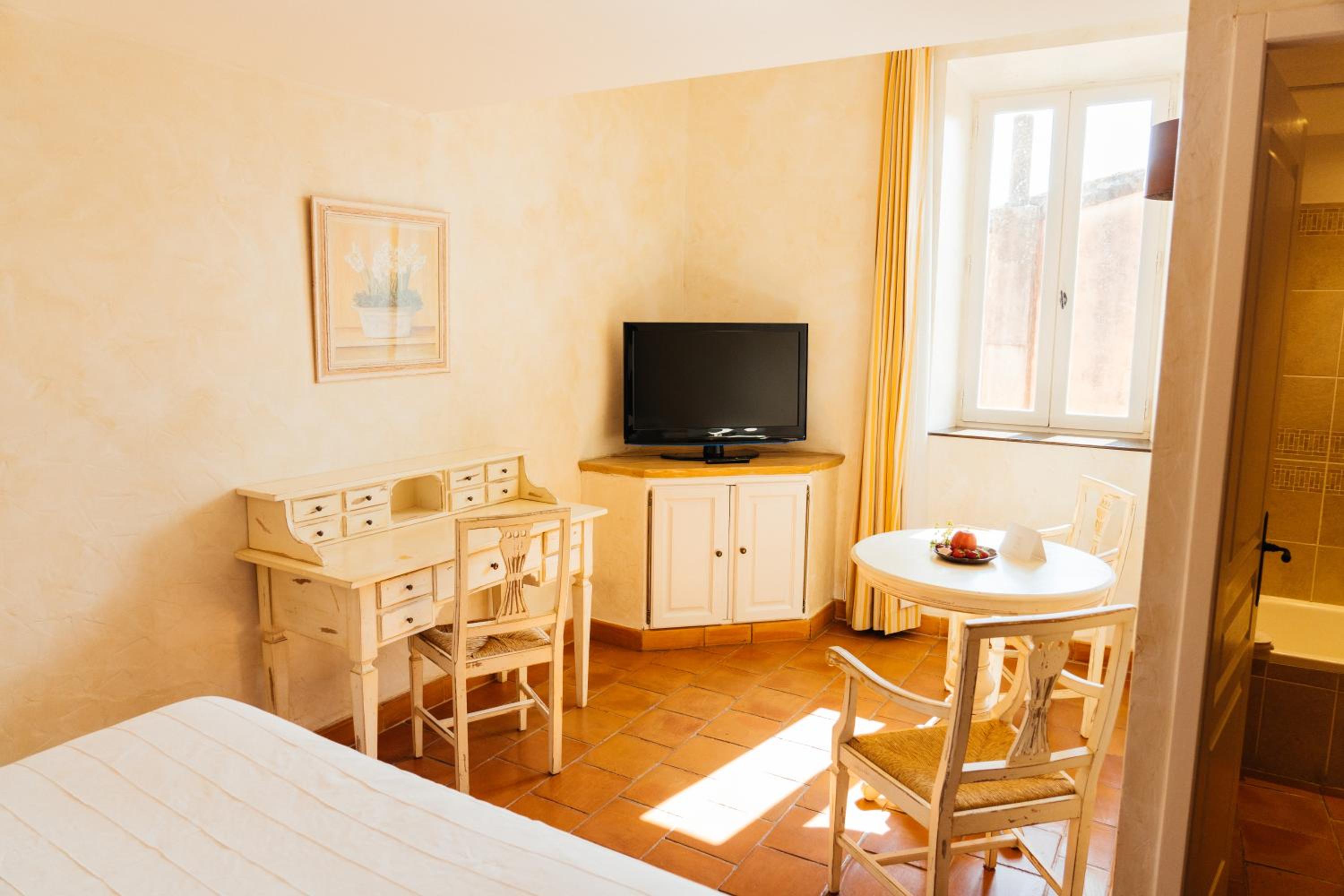 Charm Double Room photo 2