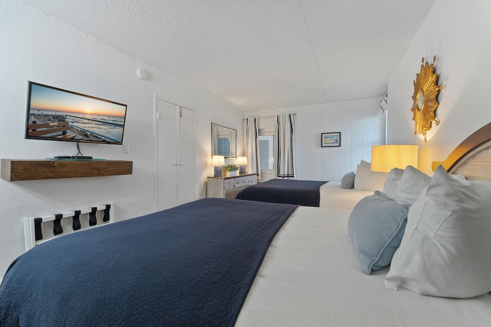 One Bedroom Double Suite