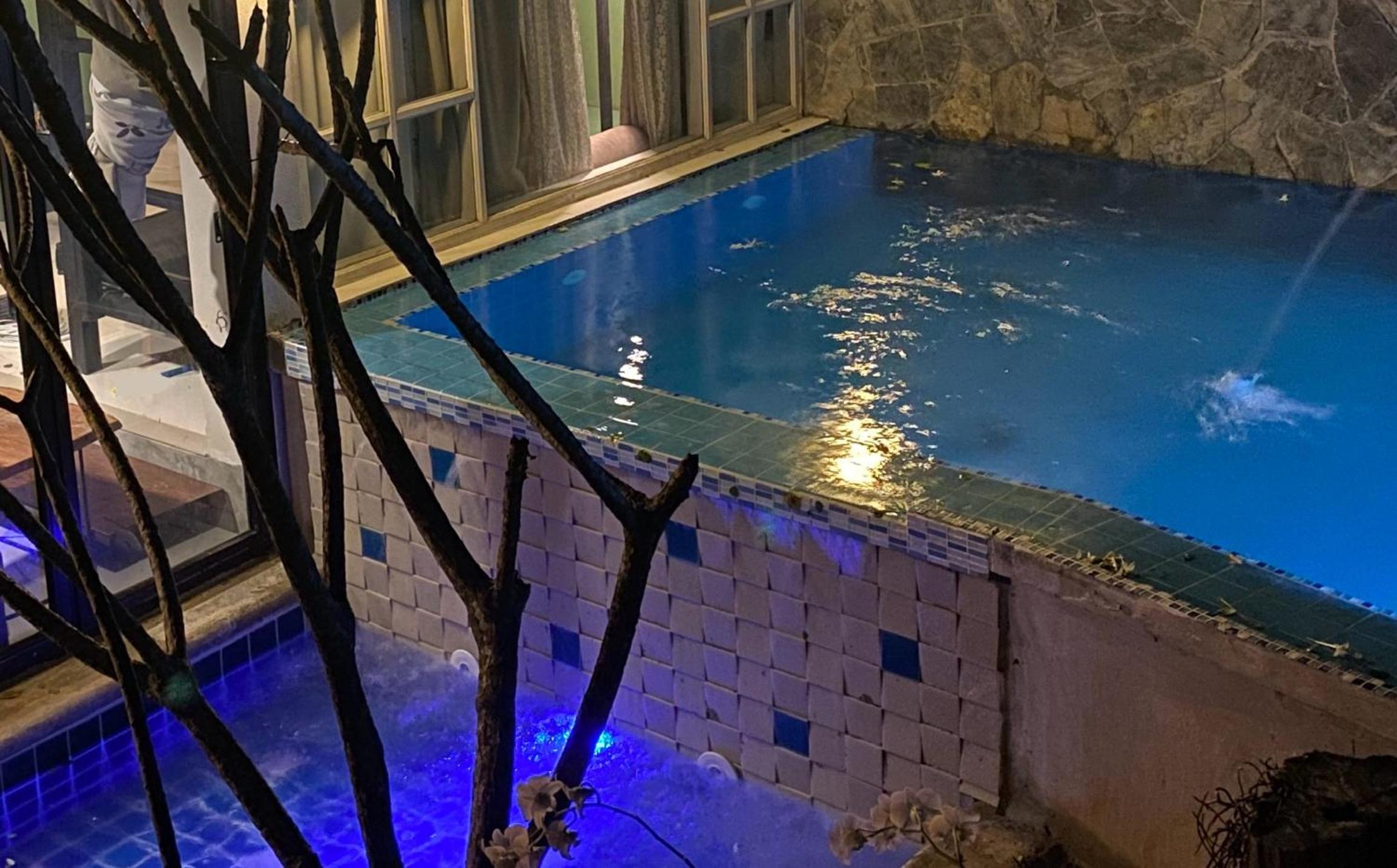 Villa with Private Pool - Photo 15
