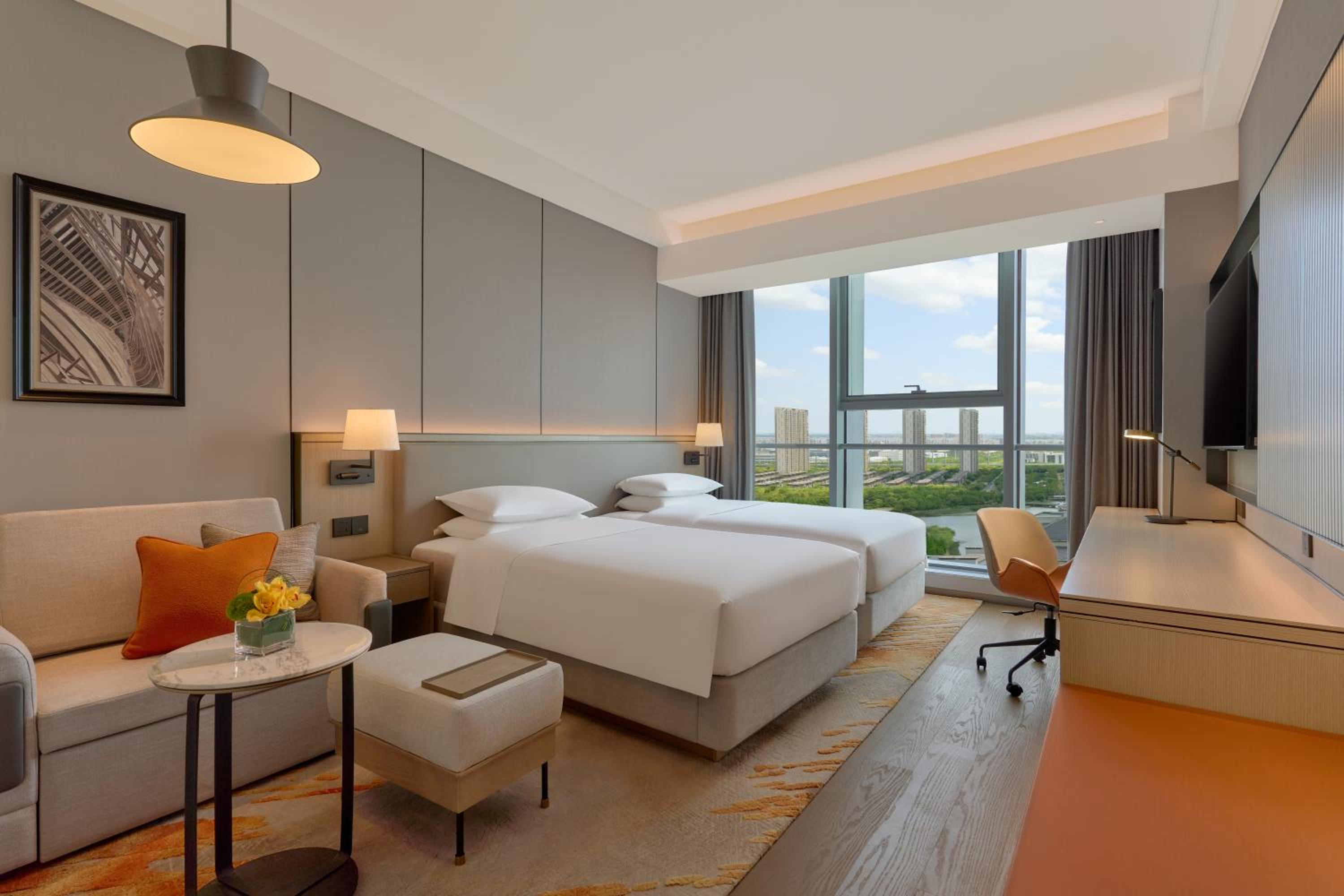 Twin Room with Two Twin Beds, City View and Sofa Bed photo 1