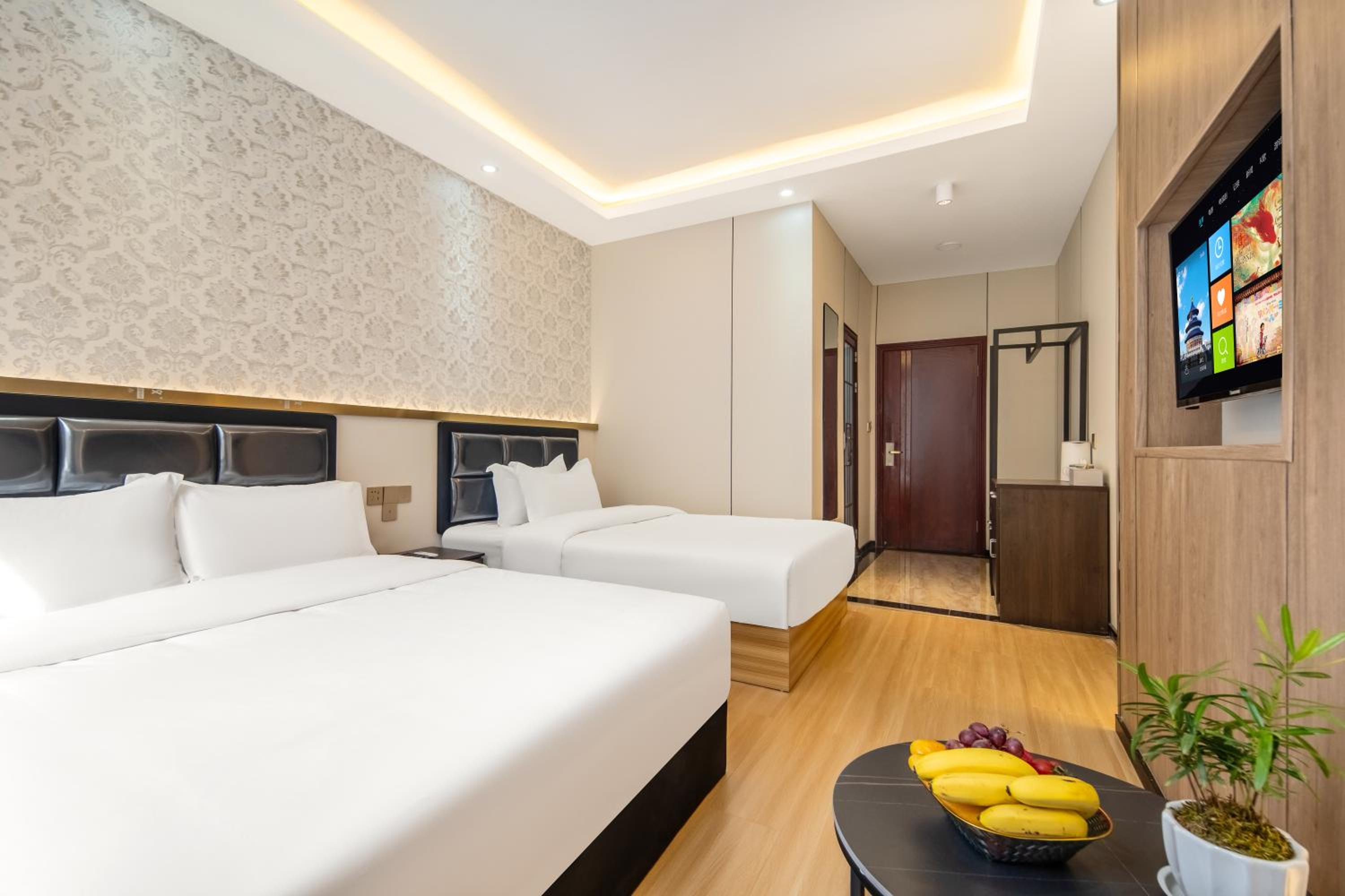 Classic Triple Room photo 2
