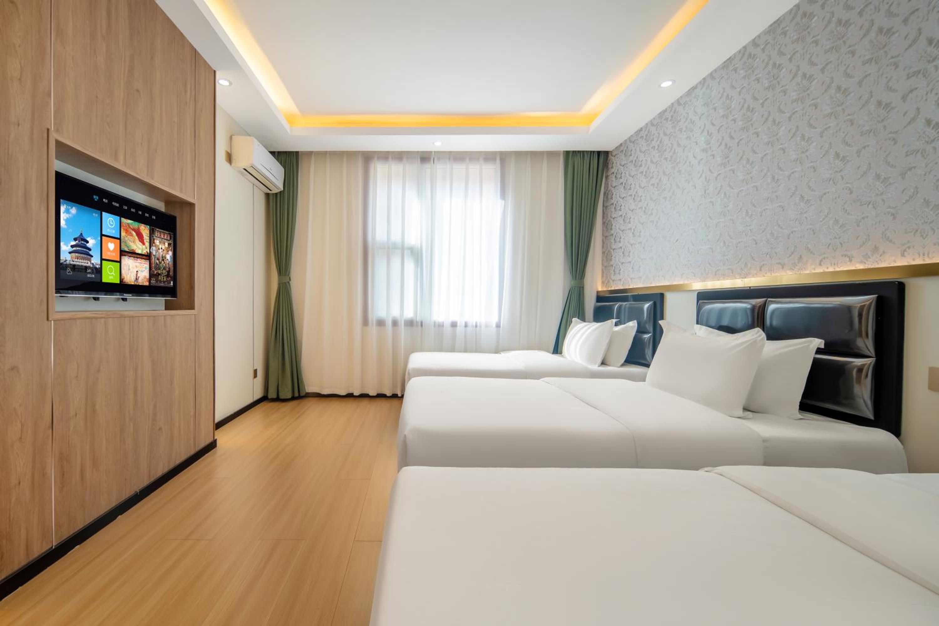 Comfort Triple Room photo 3