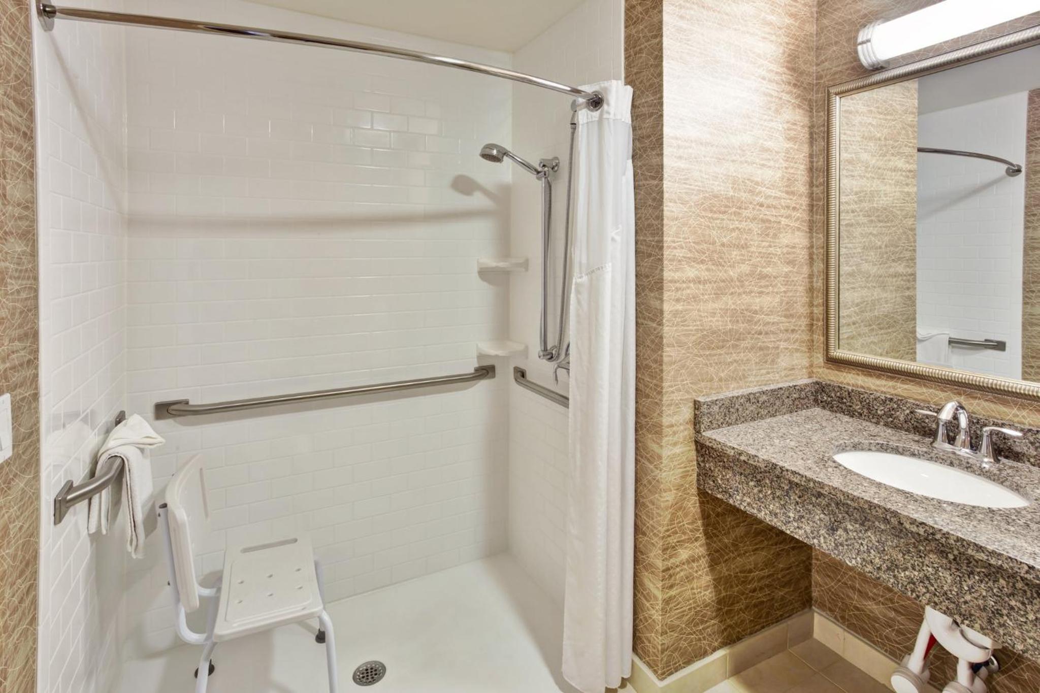 King Room - Mobility Access/Hearing Accessible - Photo 6