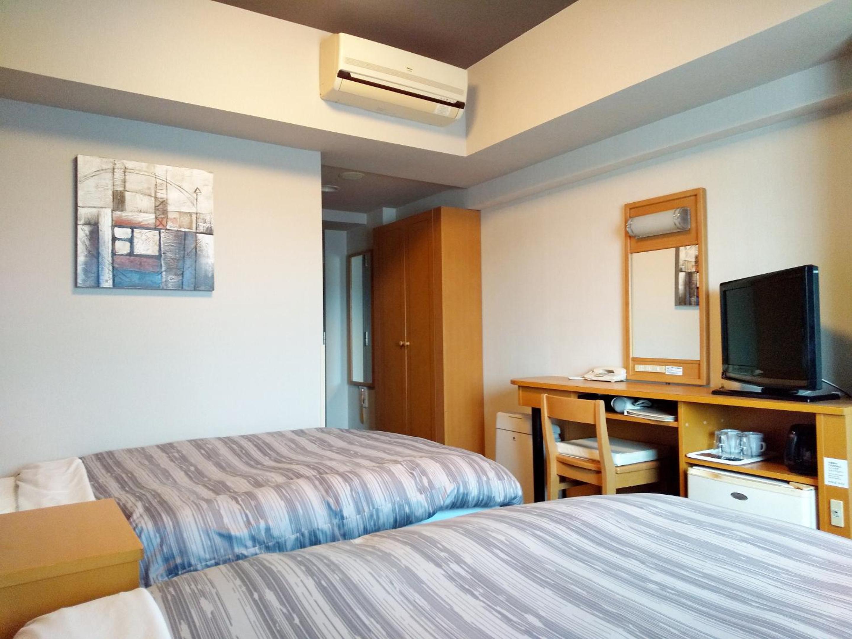 Twin Room - Smoking - Photo 1