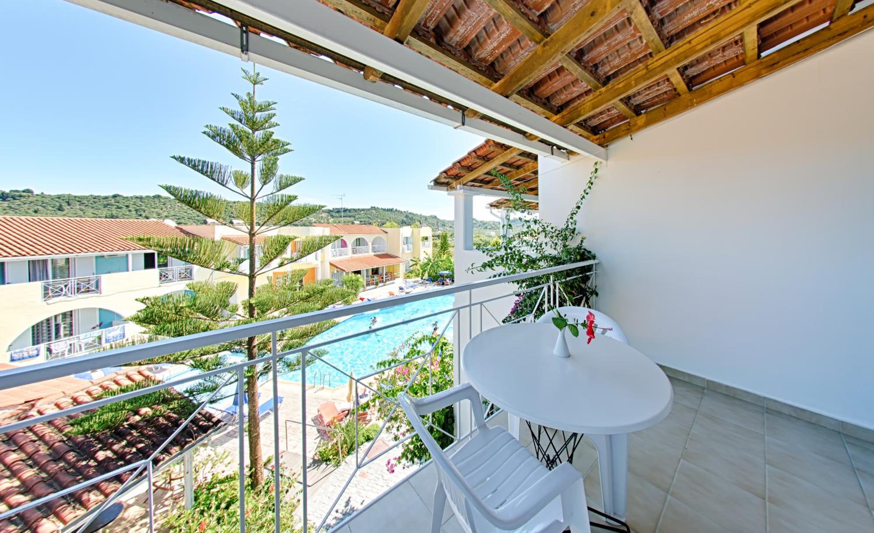 Standard Double Room - Photo 7
