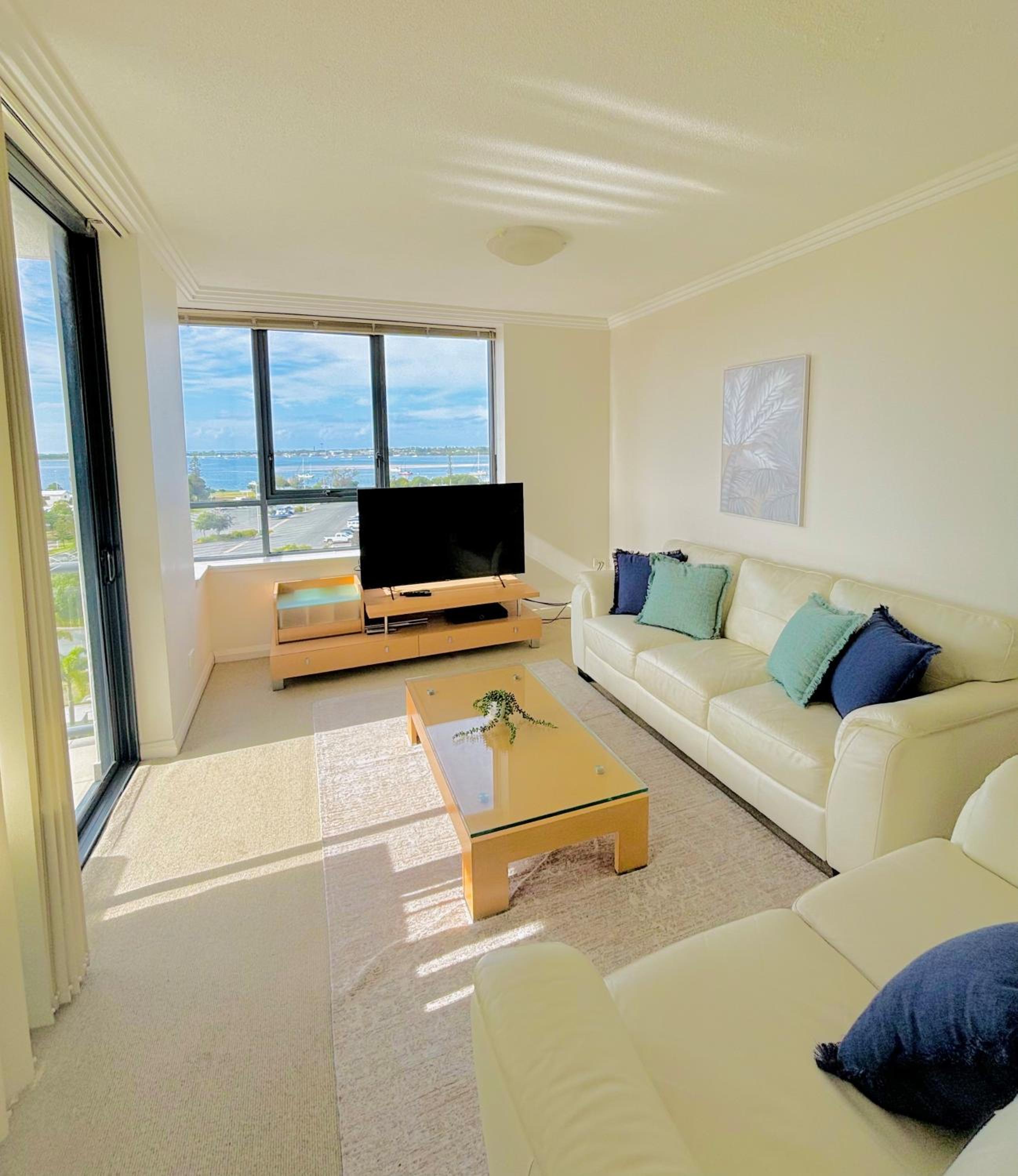 One-Bedroom Apartment - Photo 4