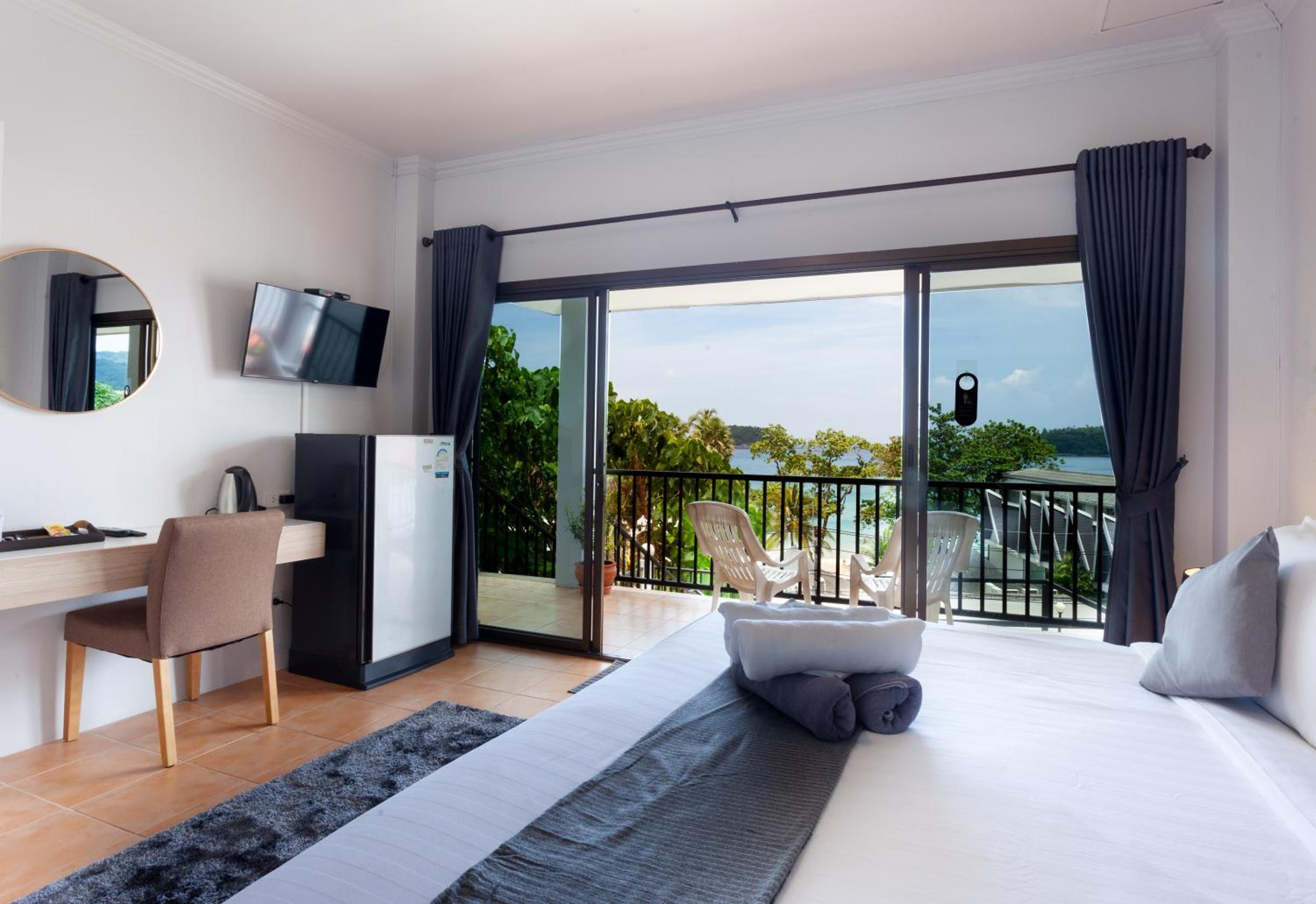 Deluxe Double Room with Sea View photo 3