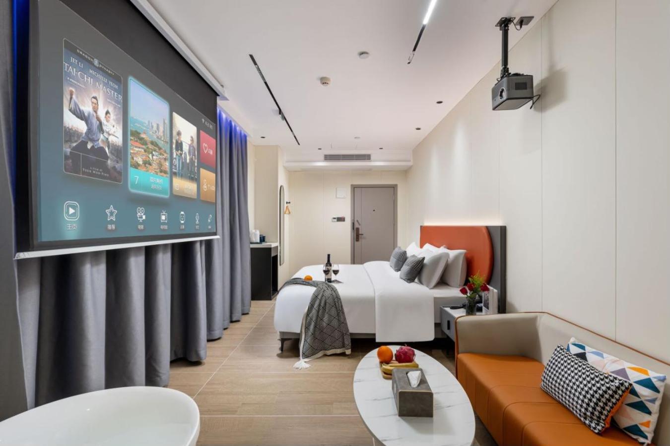 Deluxe Queen Room