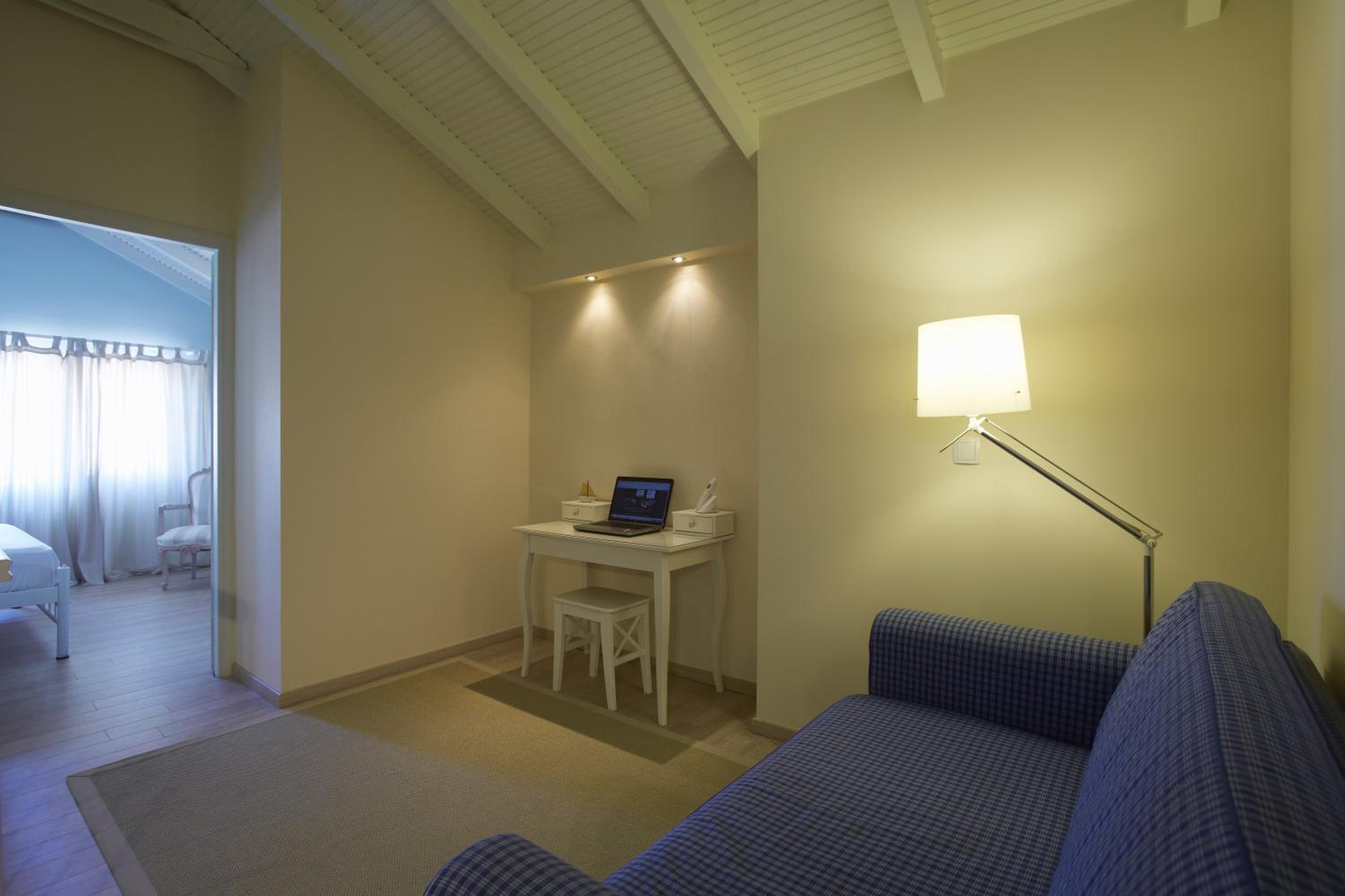 Superior Two-Bedroom Suite photo 3