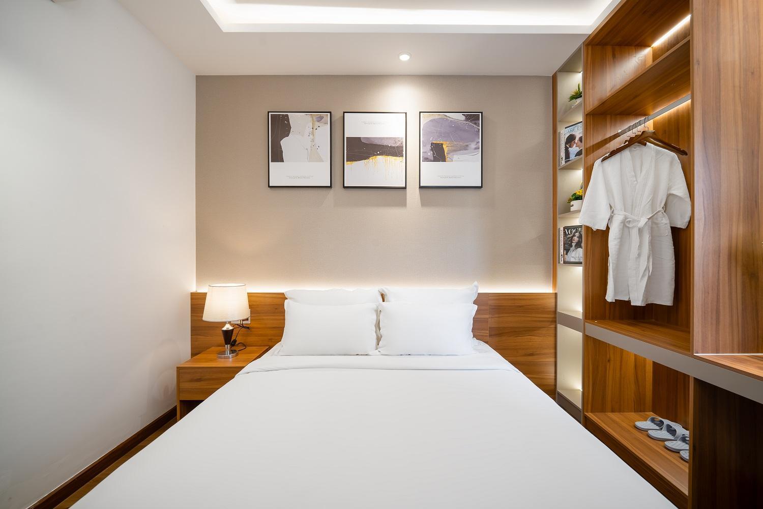 Standard Queen Room