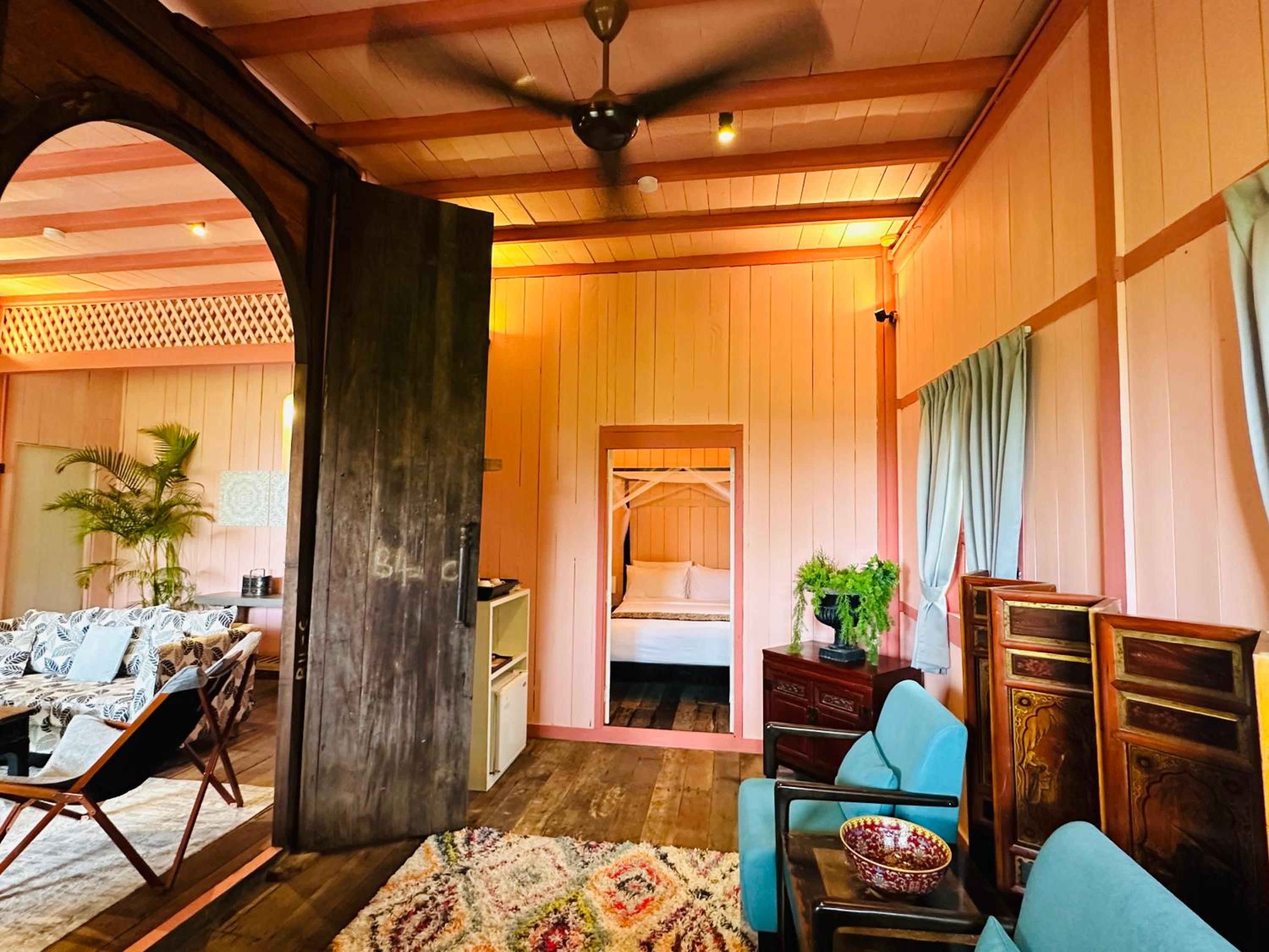 Two-Bedroom Suite with Pool View - Johor House 1 - Photo 8