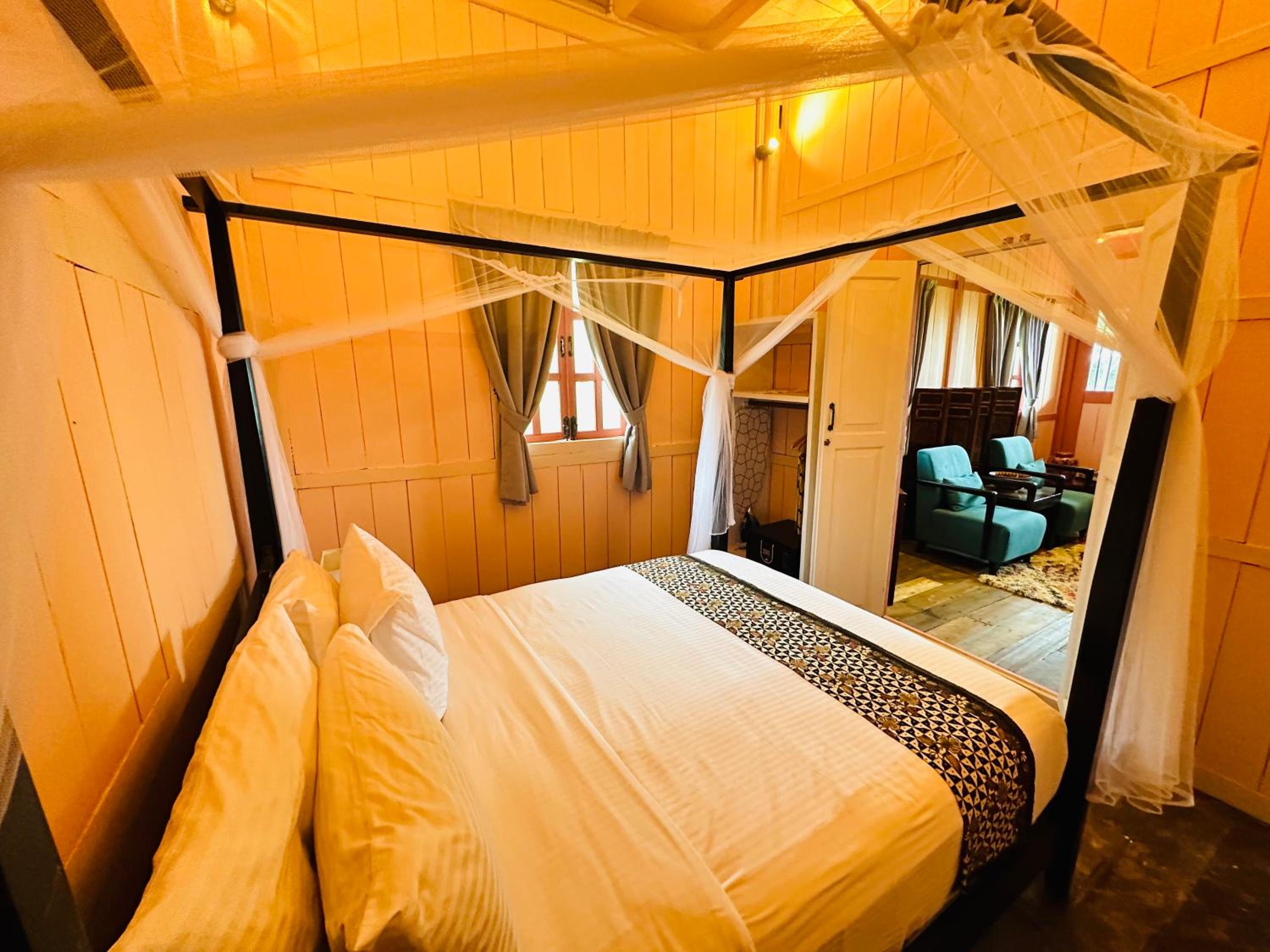 Two-Bedroom Suite with Pool View - Johor House 1 - Photo 12