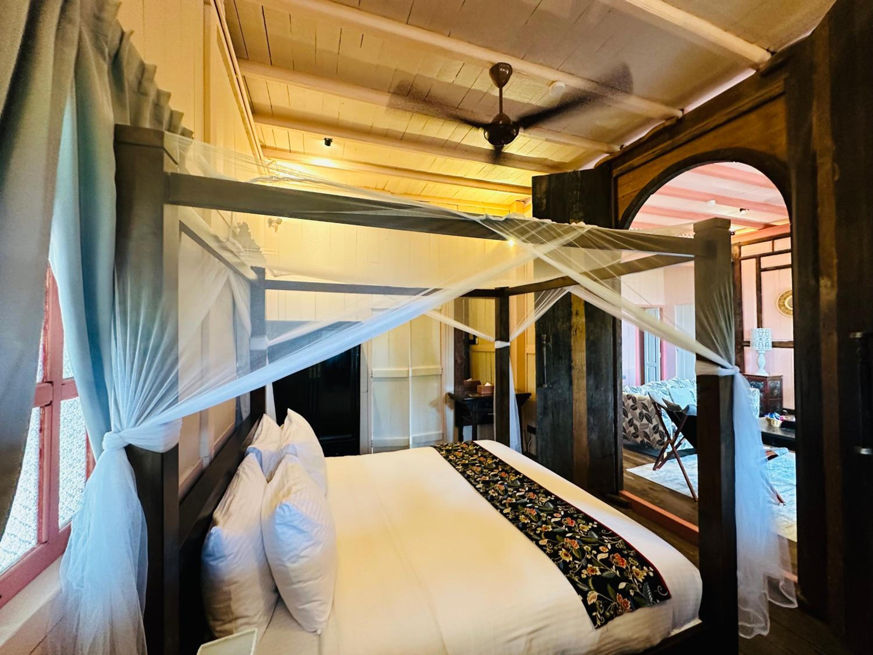 Two-Bedroom Suite with Pool View - Johor House 1 - Photo 10