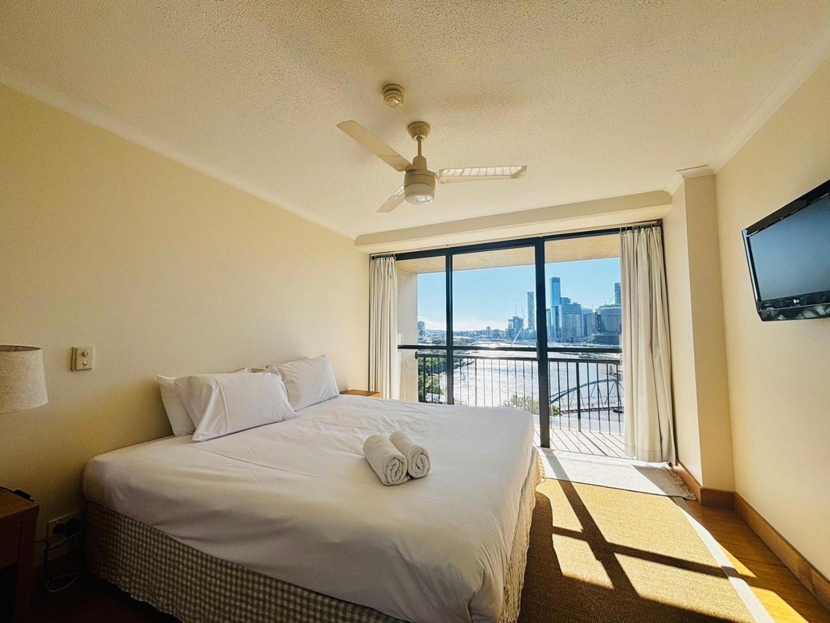 Superior Apartment thumbnail 5