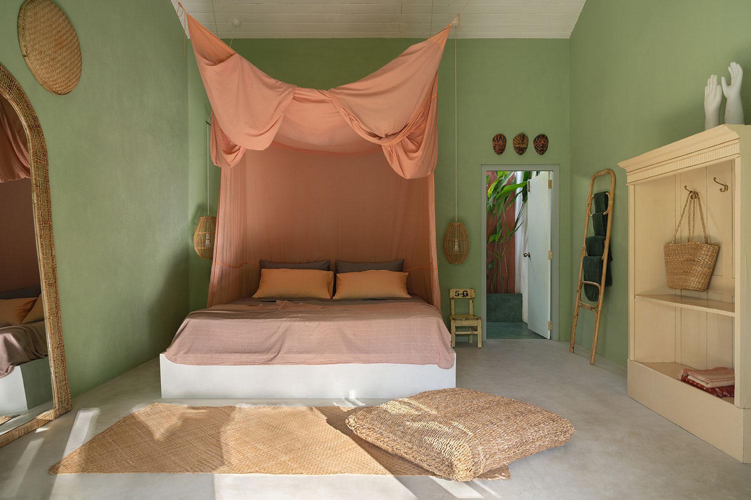 Deluxe King Room photo 1