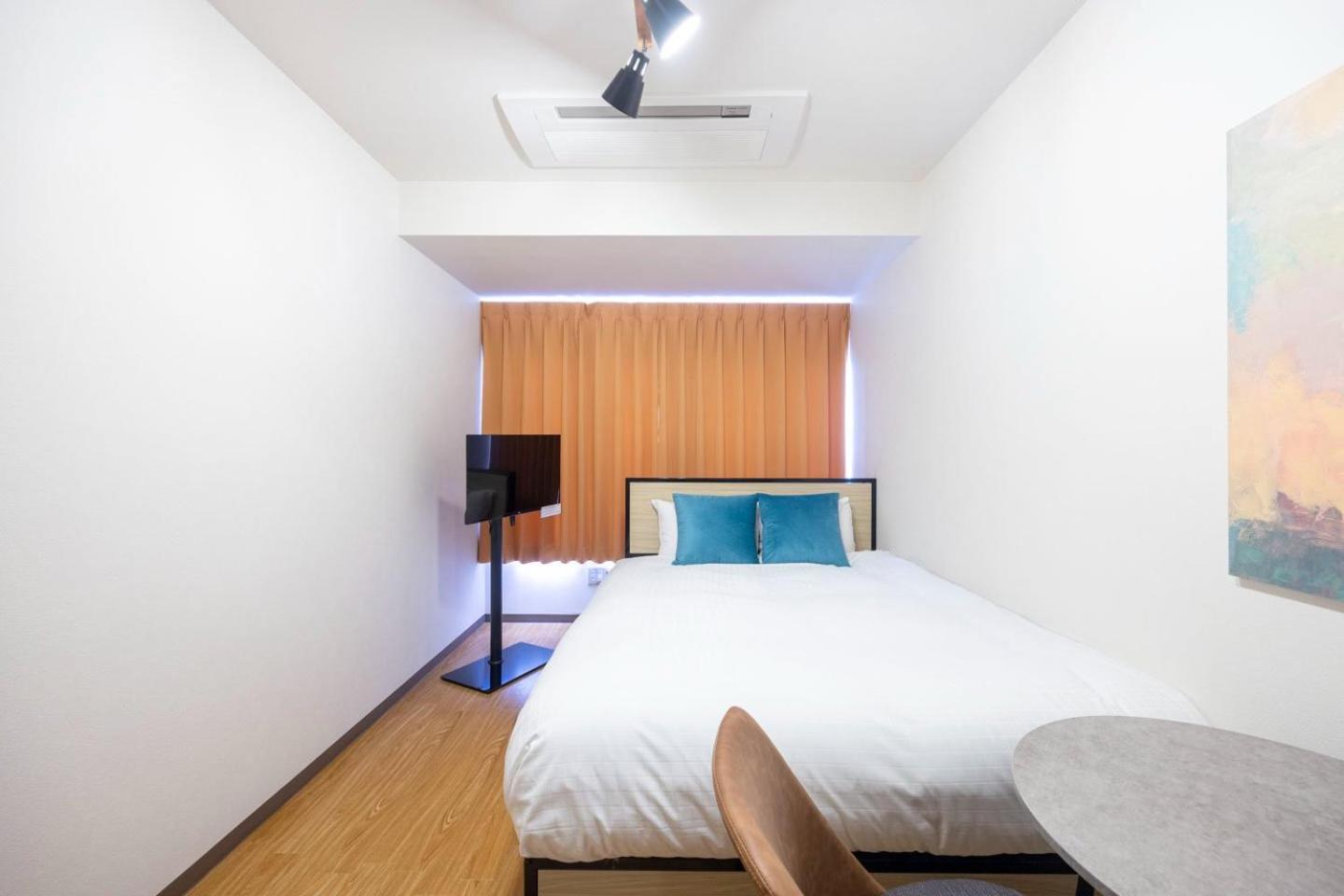 One-Bedroom Apartment photo 2