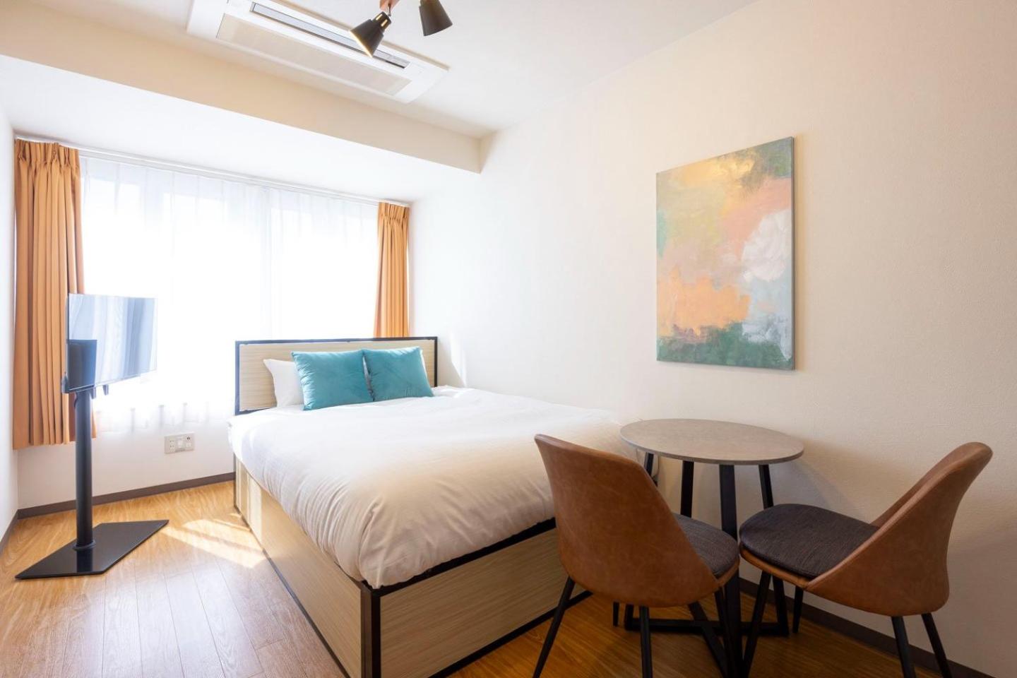 One-Bedroom Apartment photo 1
