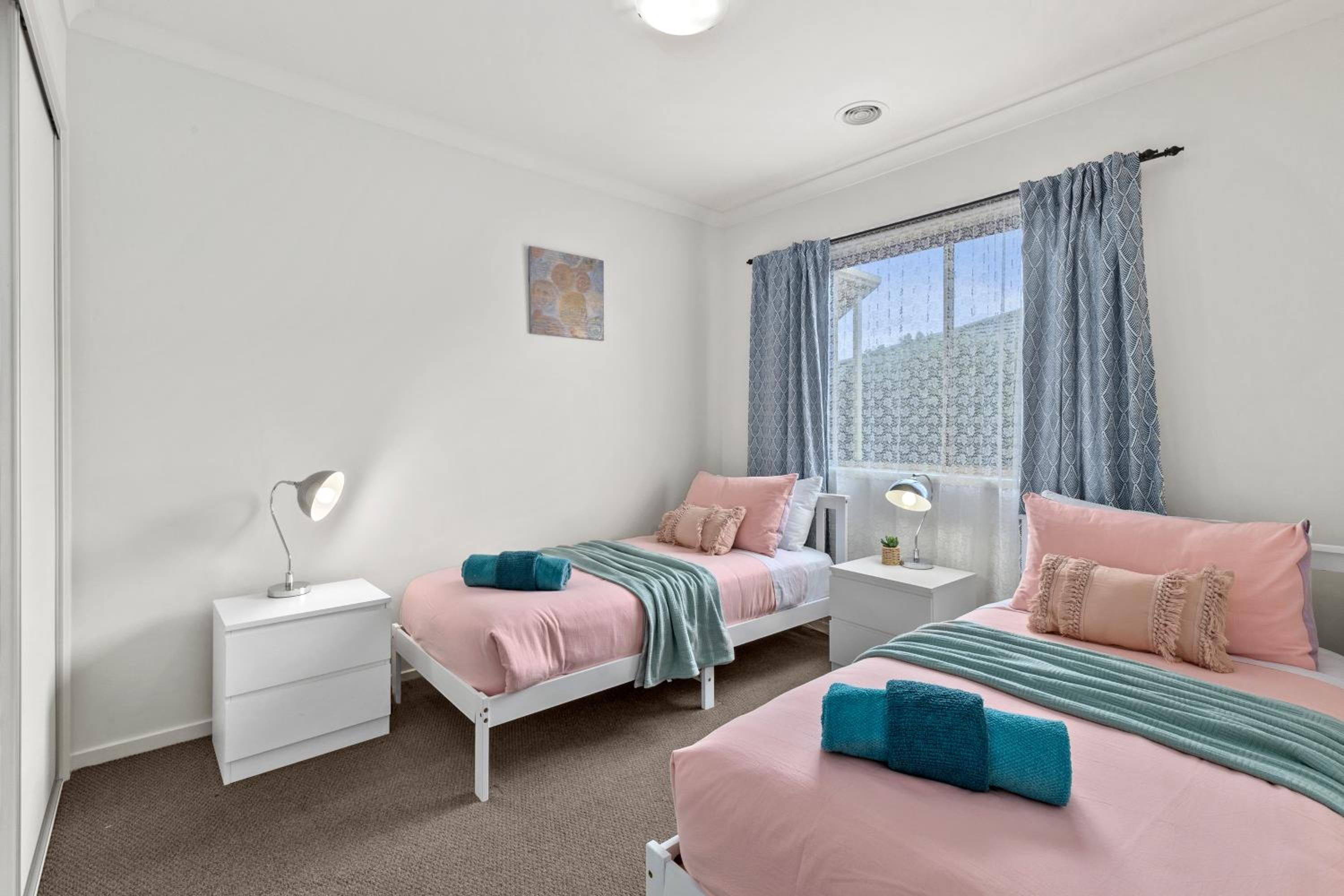 Four-Bedroom House photo 1