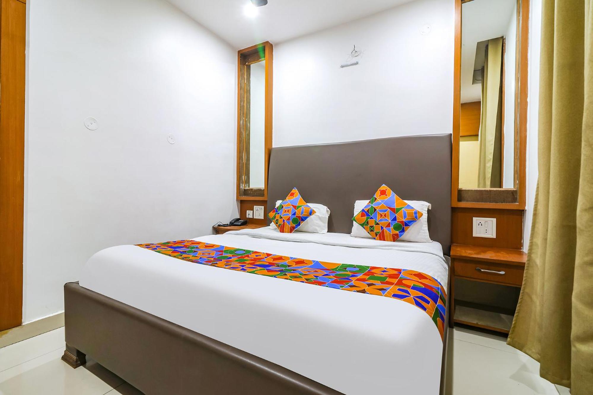 Deluxe Room - Photo 3