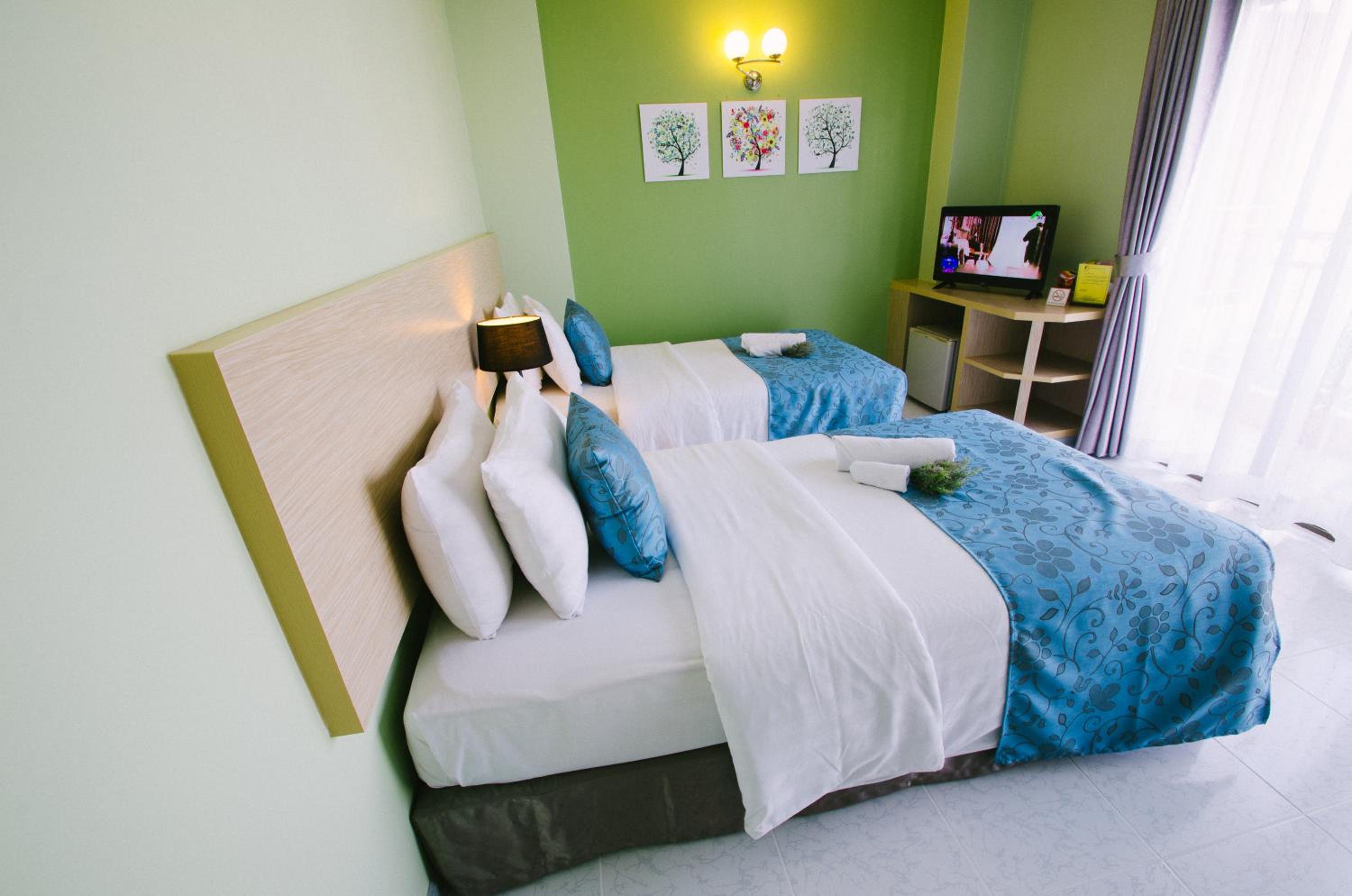 Standard Double or Twin Room - Photo 8